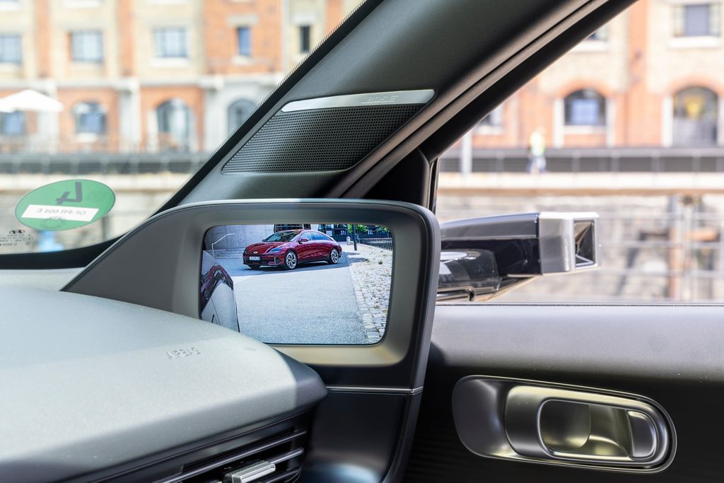 Der digitale Außenspiegel in einem Hyundai IONIQ 6