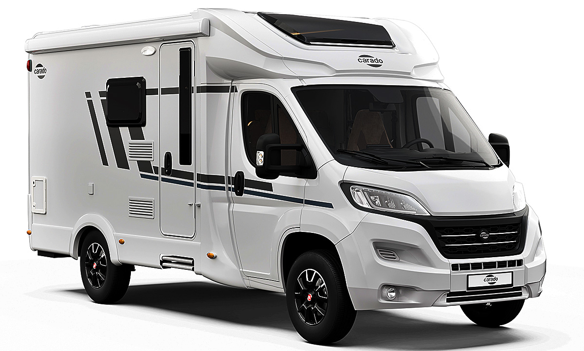 Ein Carado T135 Wohnmobil, Modelljahr 2024, in Weiß.