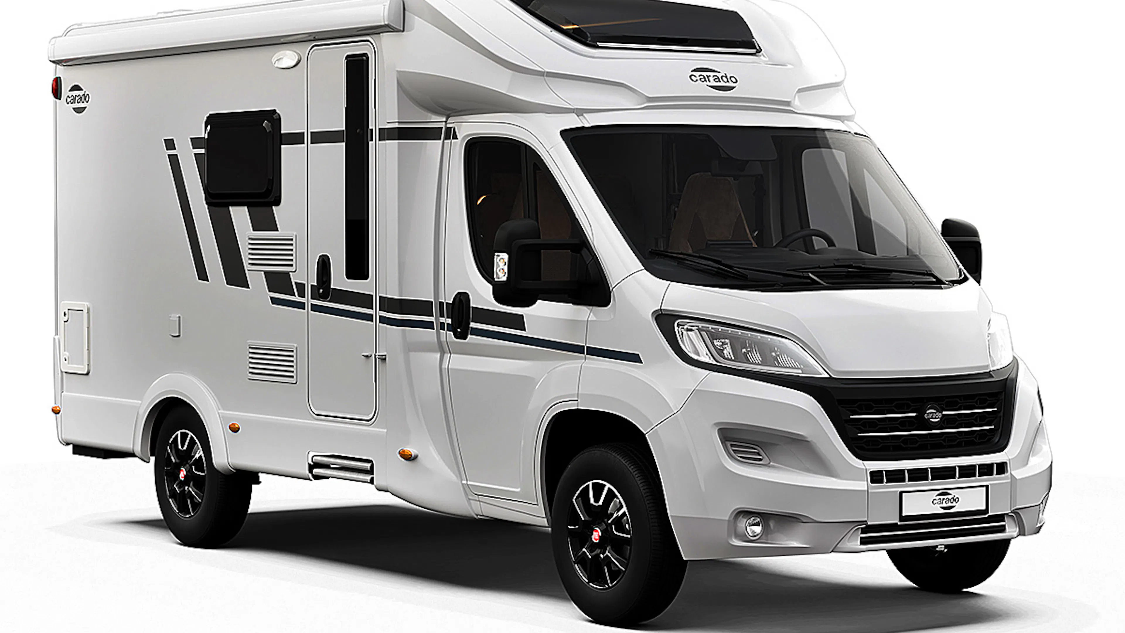 Ein Carado T135 Wohnmobil, Modelljahr 2024, in Weiß.