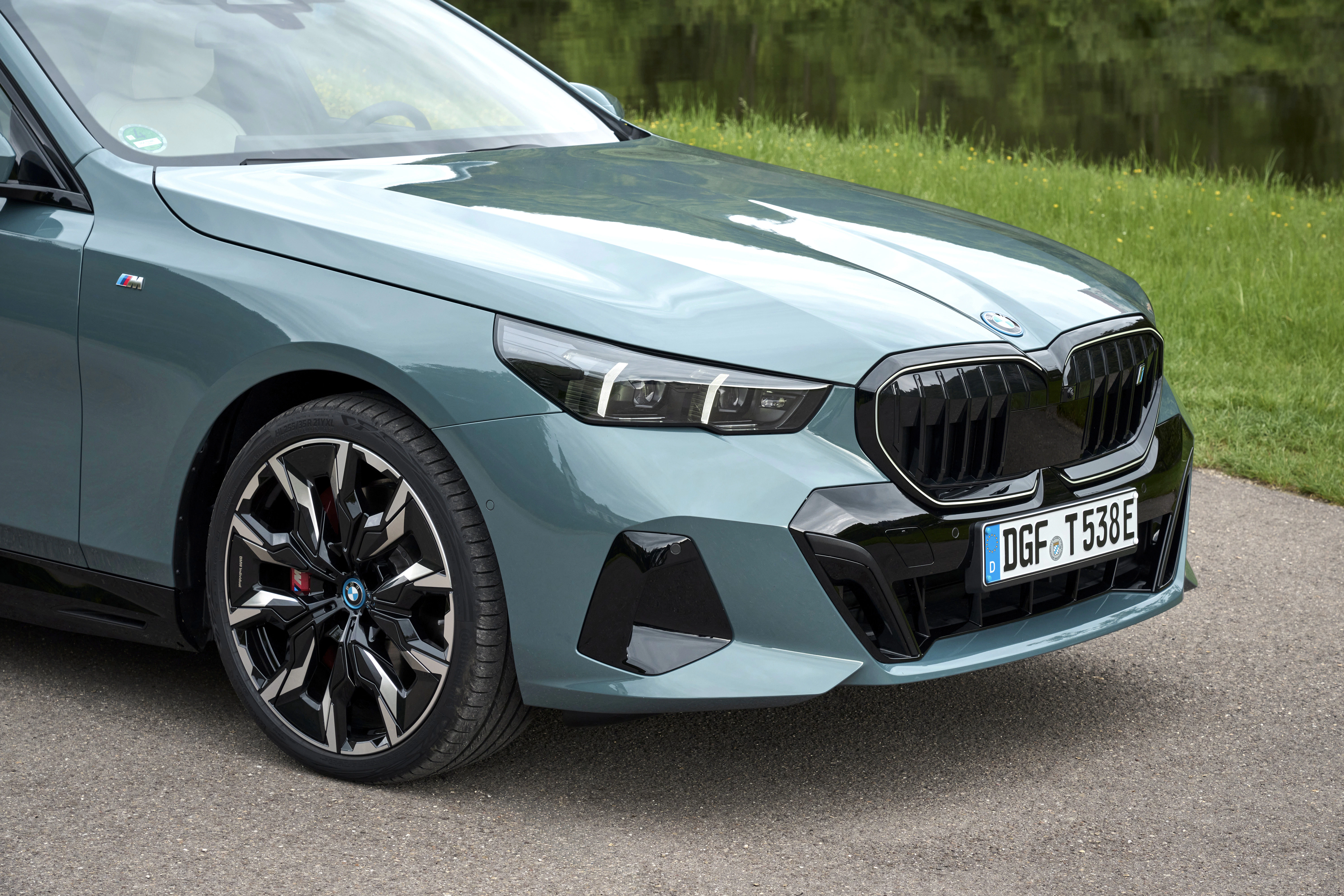 BMW i5 Touring Detail Front Felge