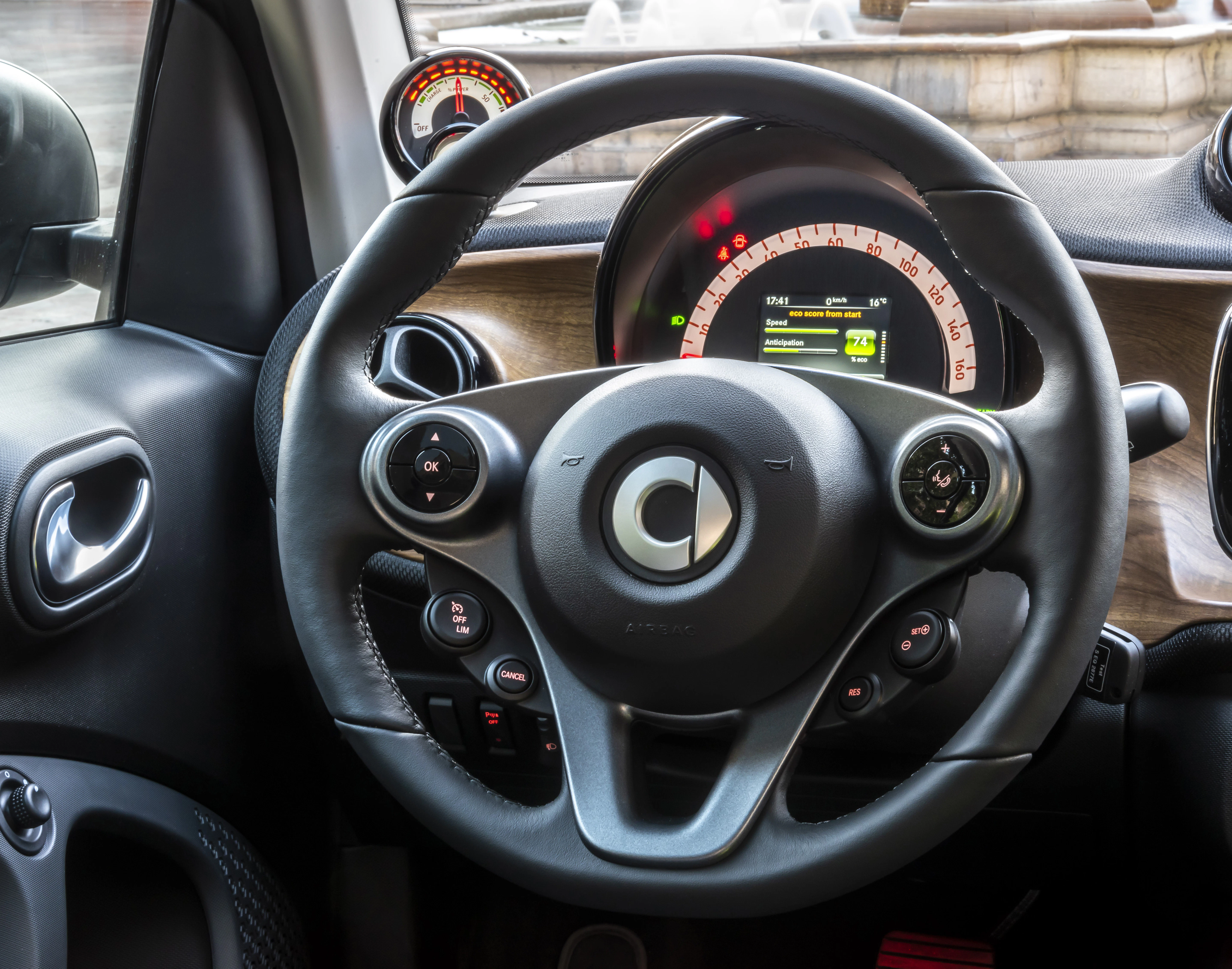 Smart fortwo EQ Lenkrad Detail