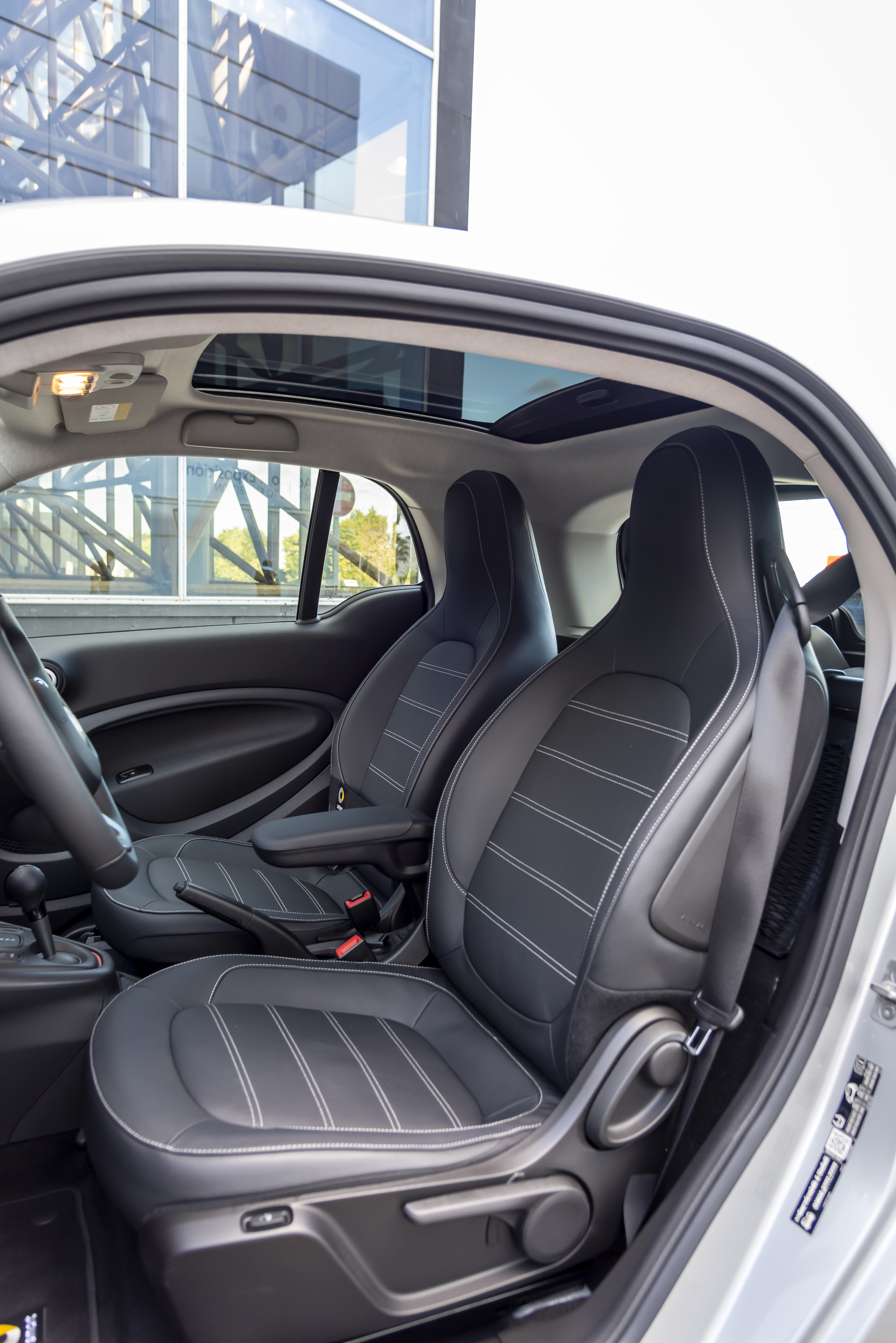 Vordersitze des Smart fortwo EQ