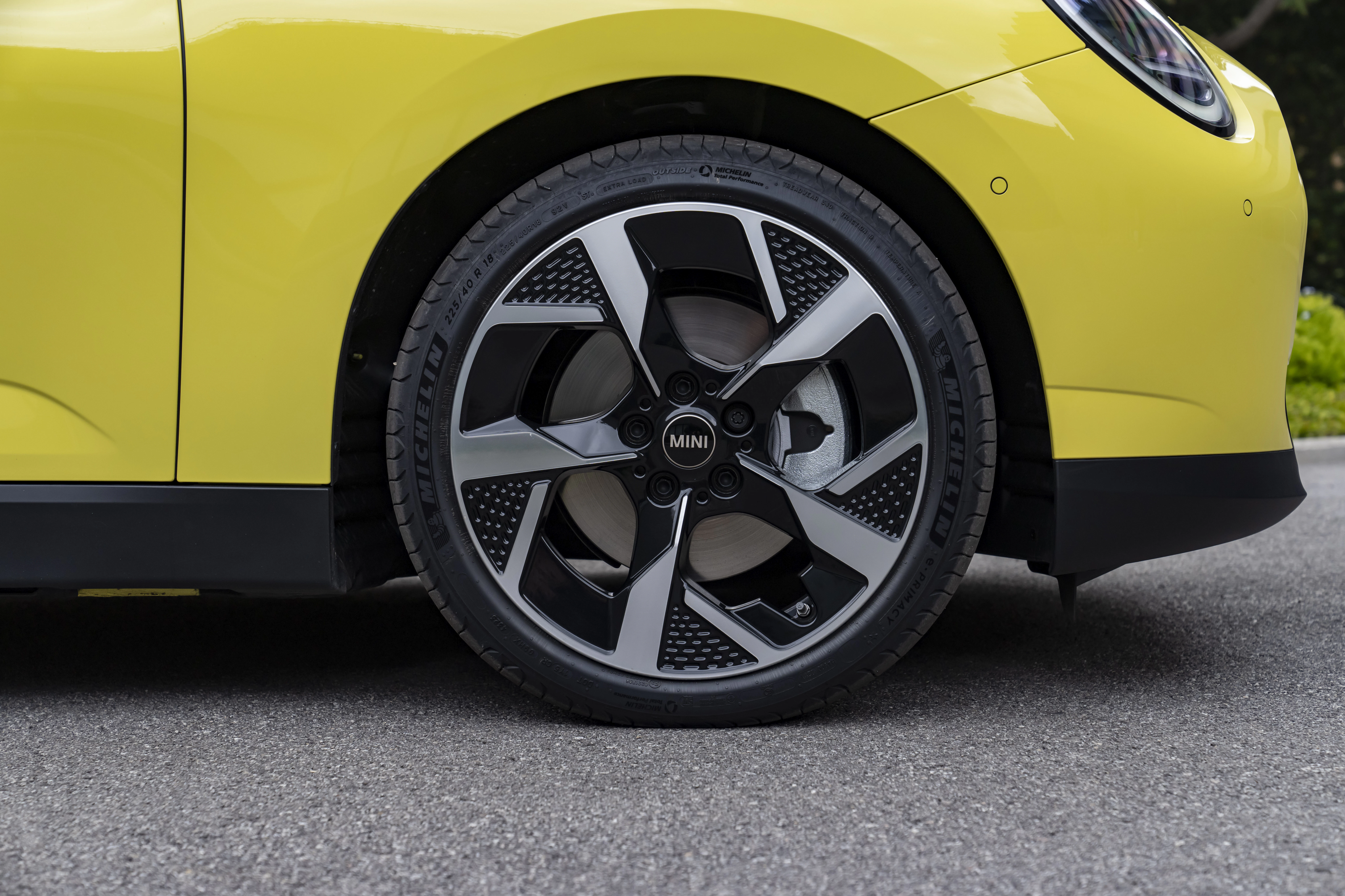 Mini Cooper Electric Detail Felge