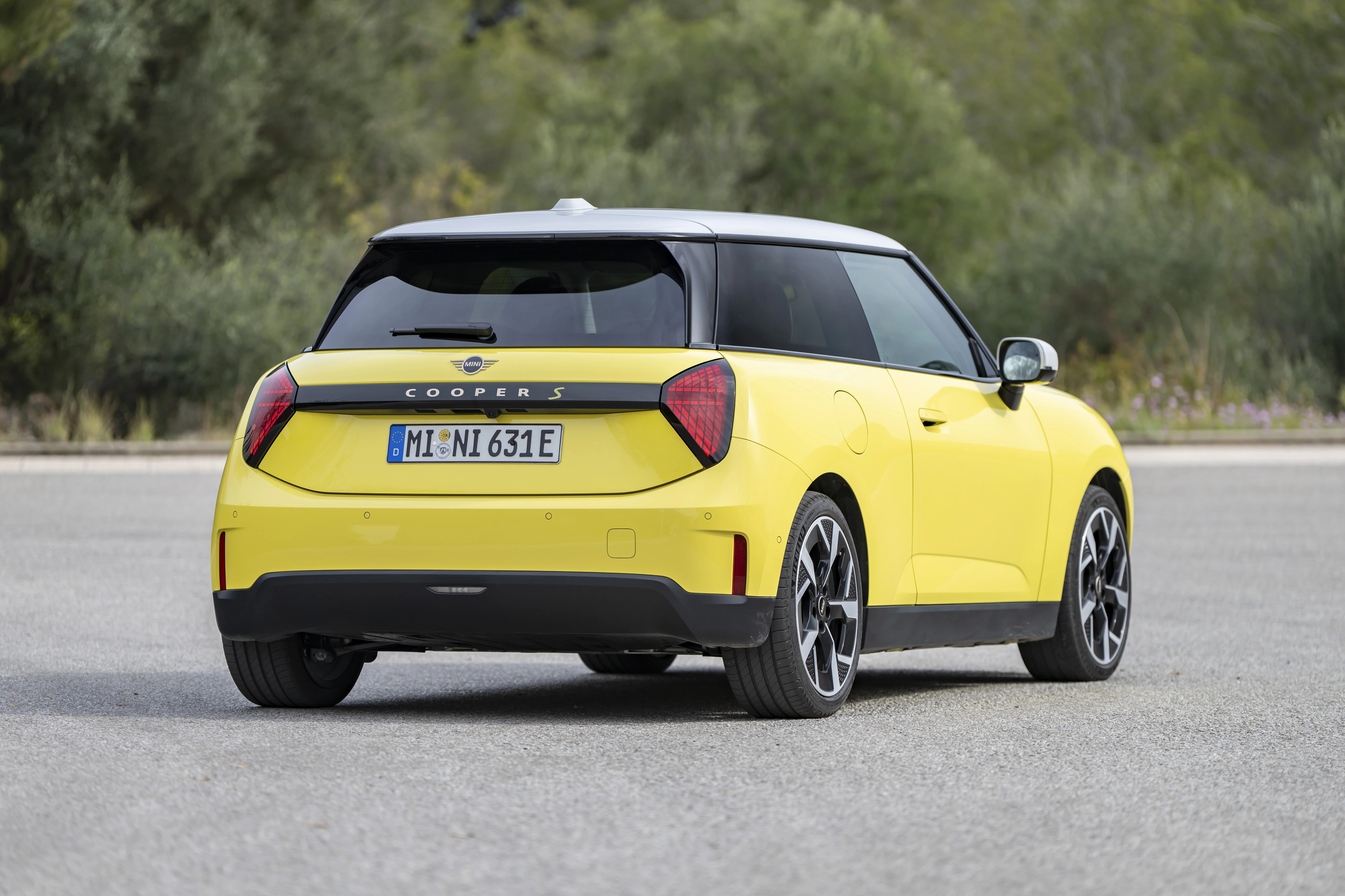 Mini Cooper Electric Heck statisch