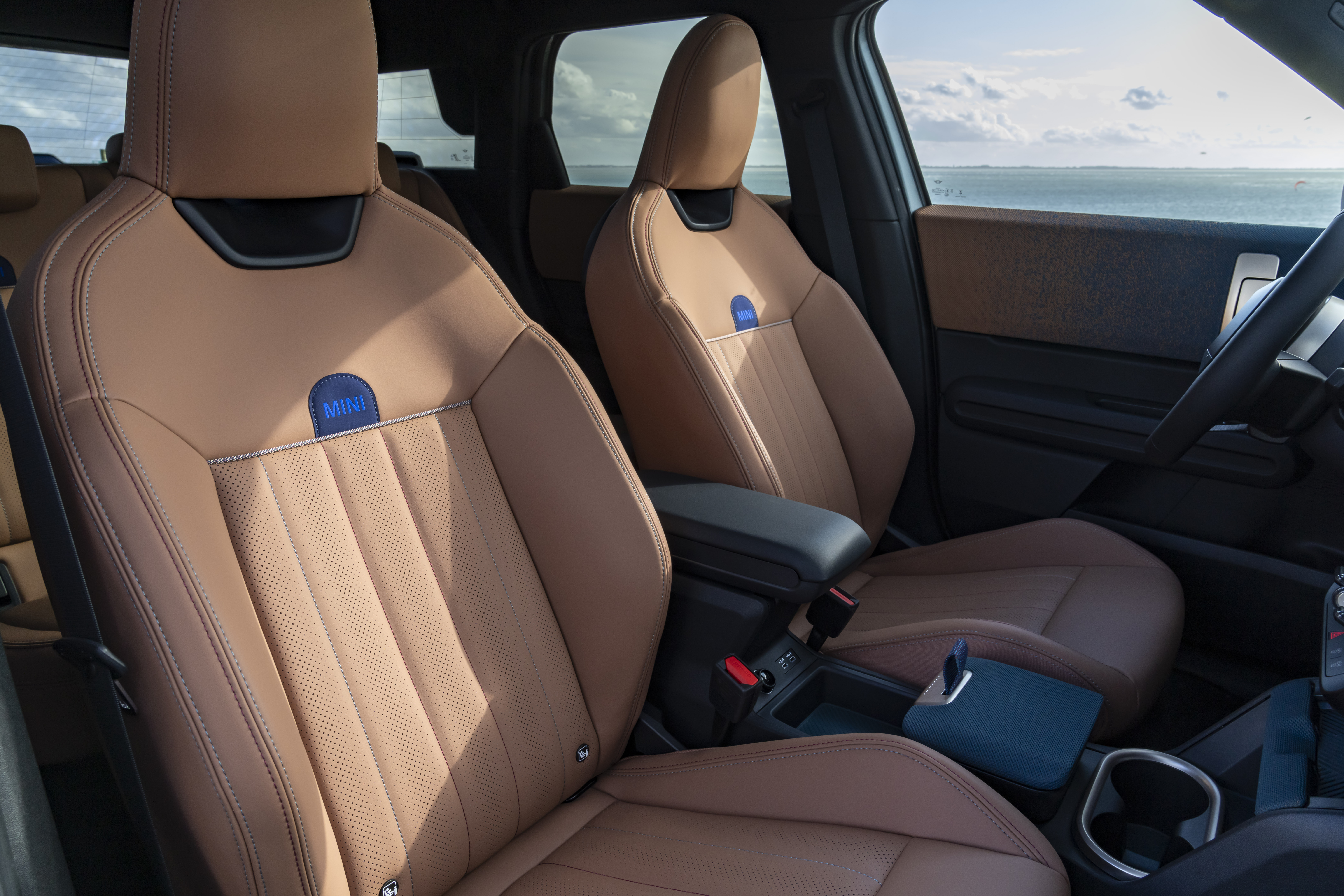 Vordersitze des Mini Countryman Electric