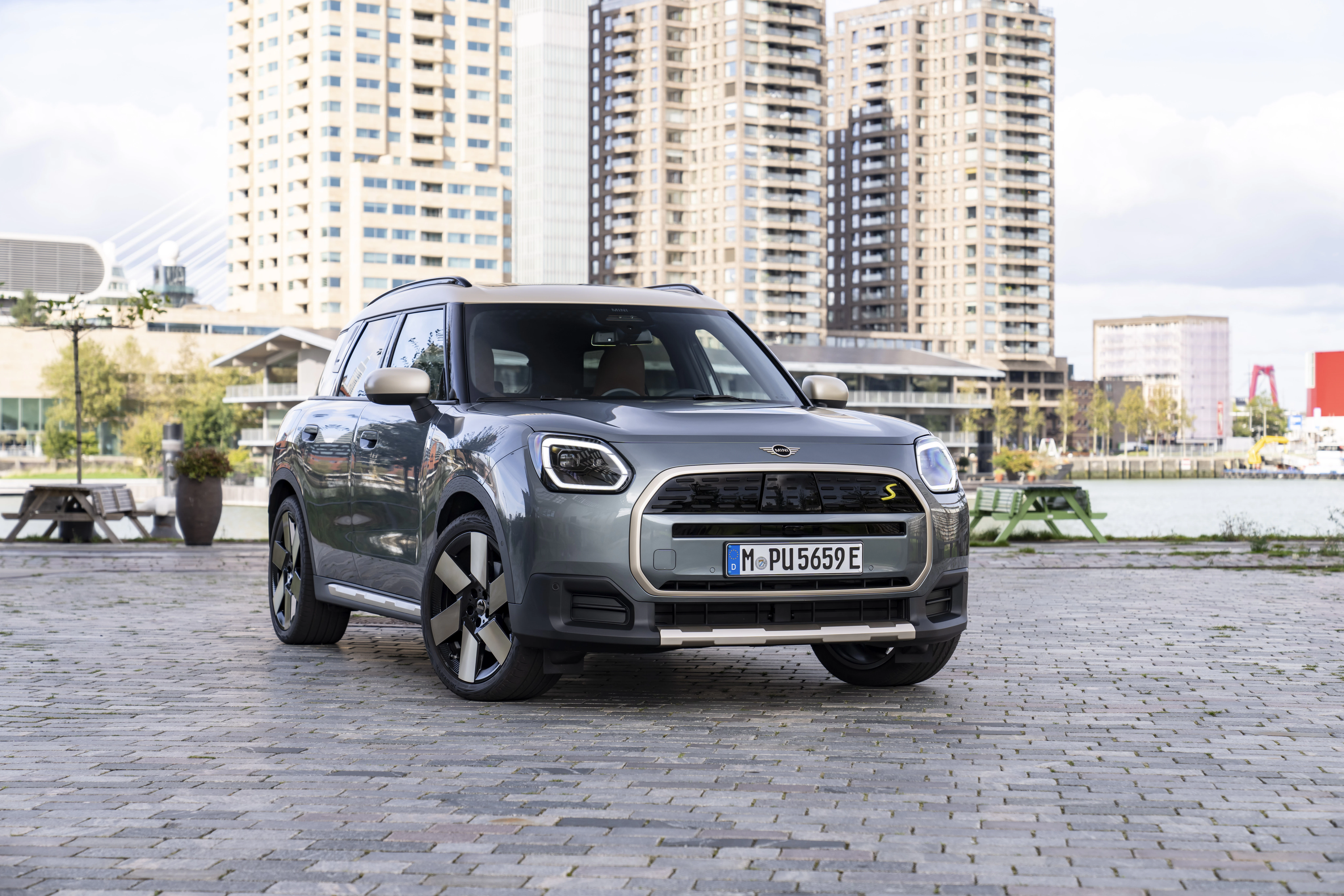 Mini Countryman Electric Front statisch
