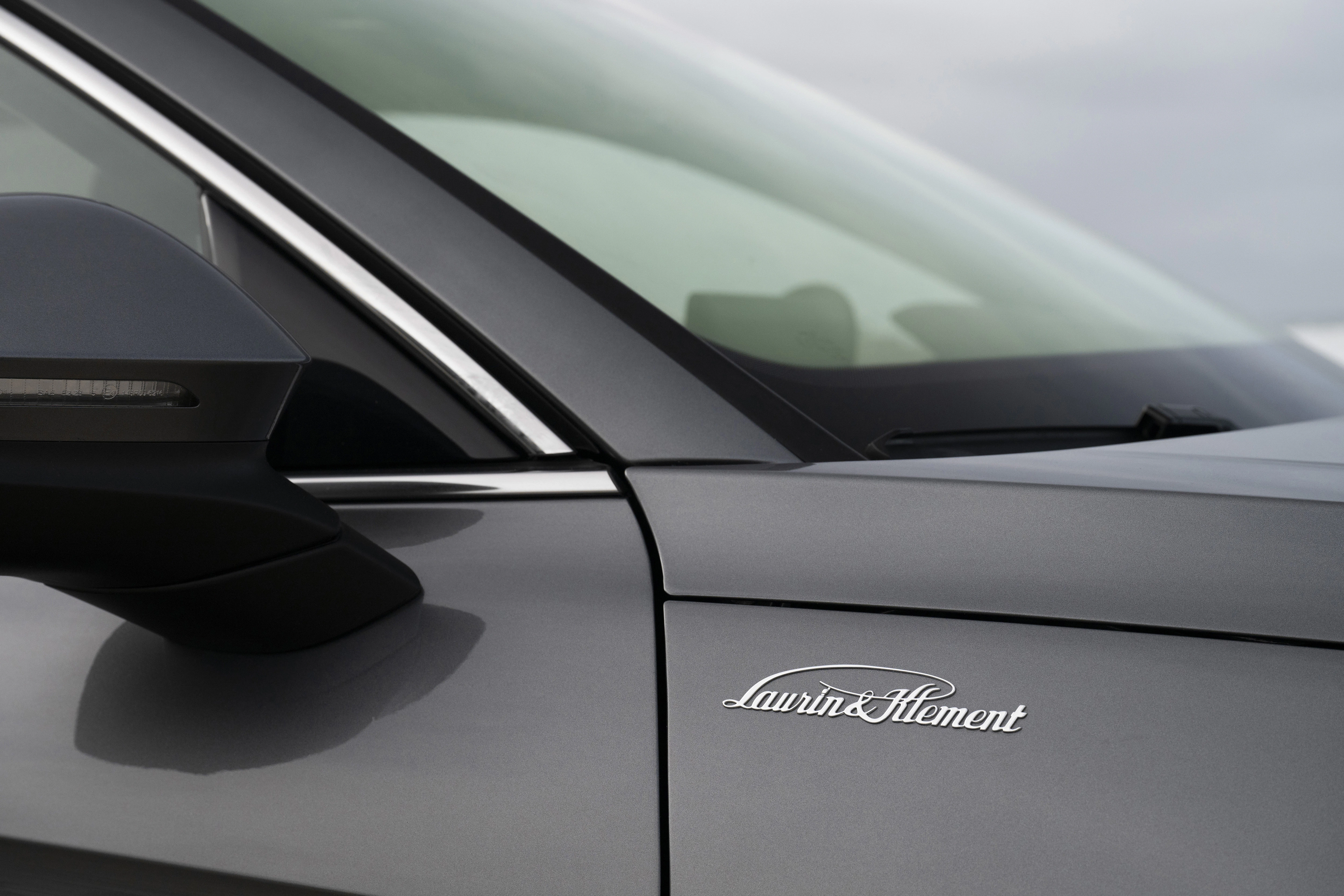 Škoda Superb Schriftzug Detail