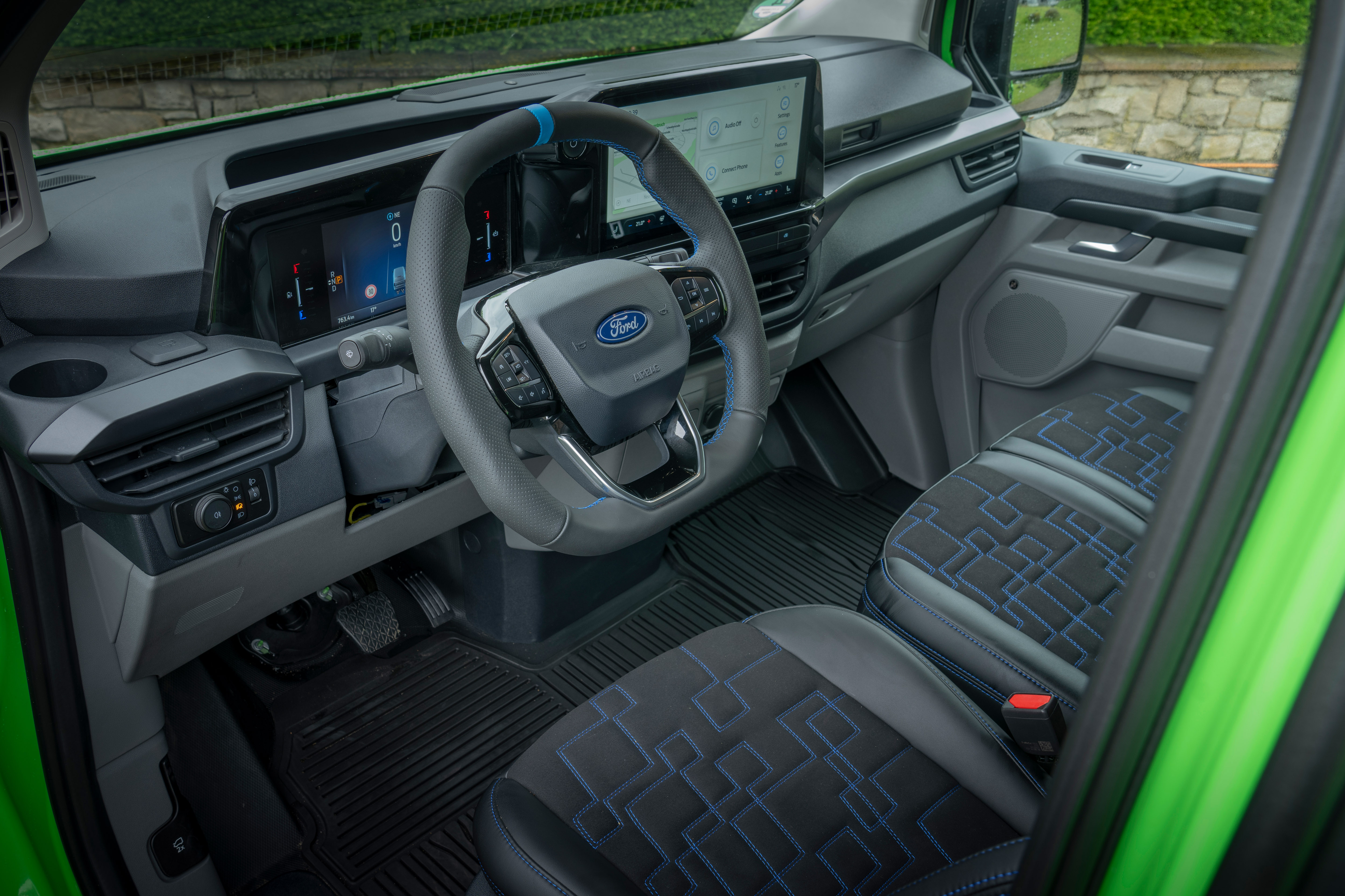 Ford E-Transit Custom Armaturenbrett und Lenkrad
