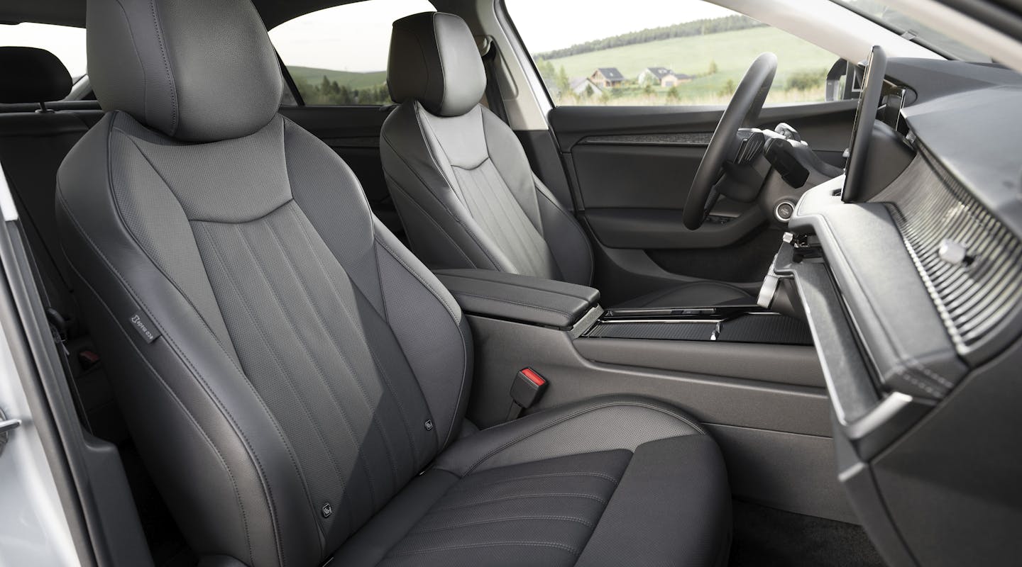 Skoda Superb Combi Vordersitze