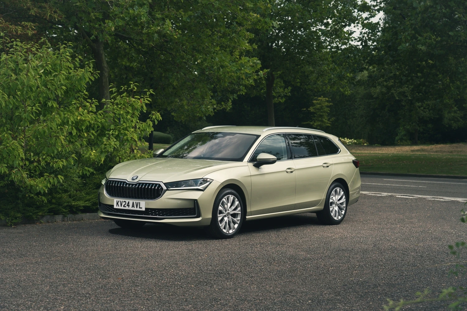 Skoda Superb Combi statisch Front