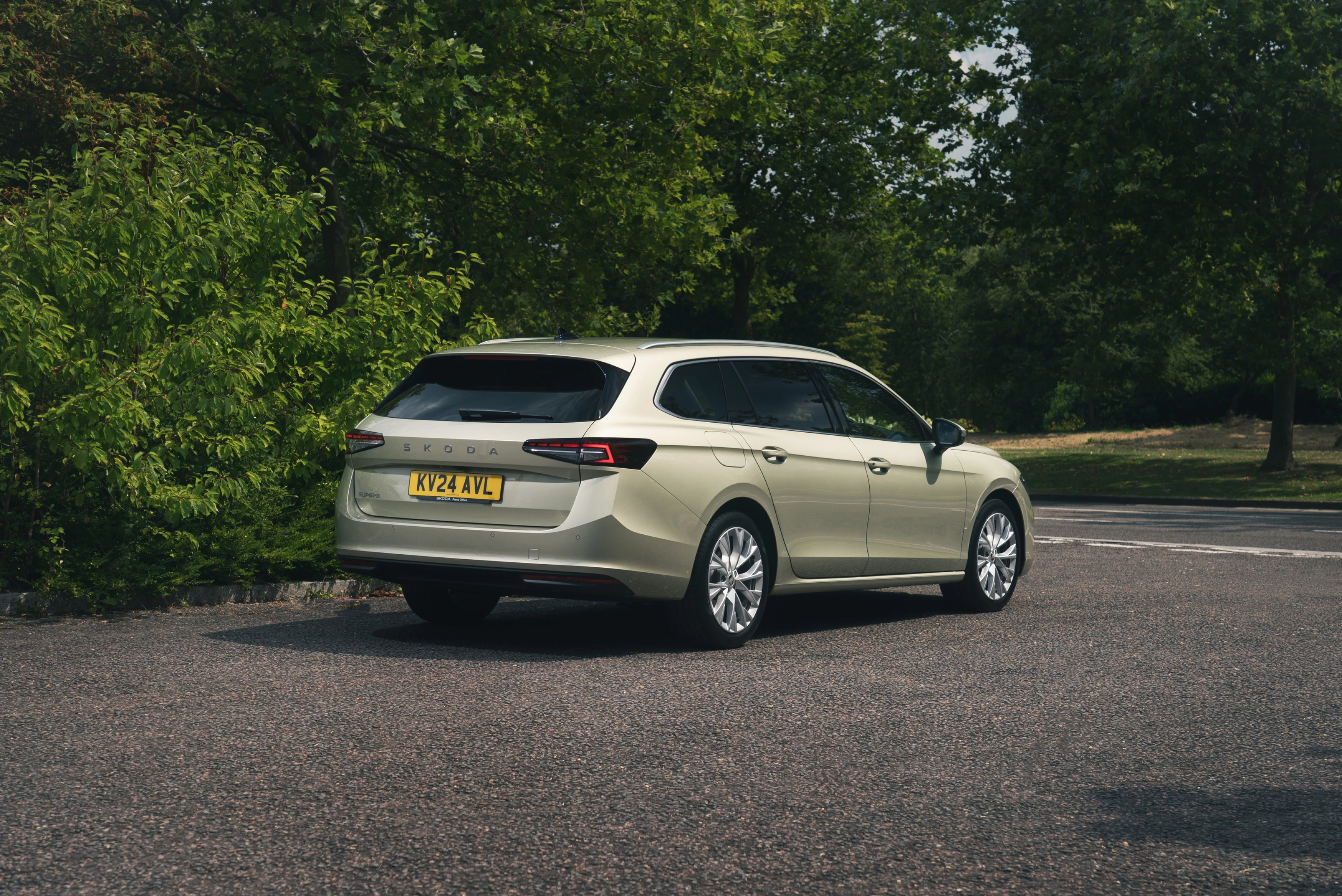 Skoda Superb Combi statisch Heck