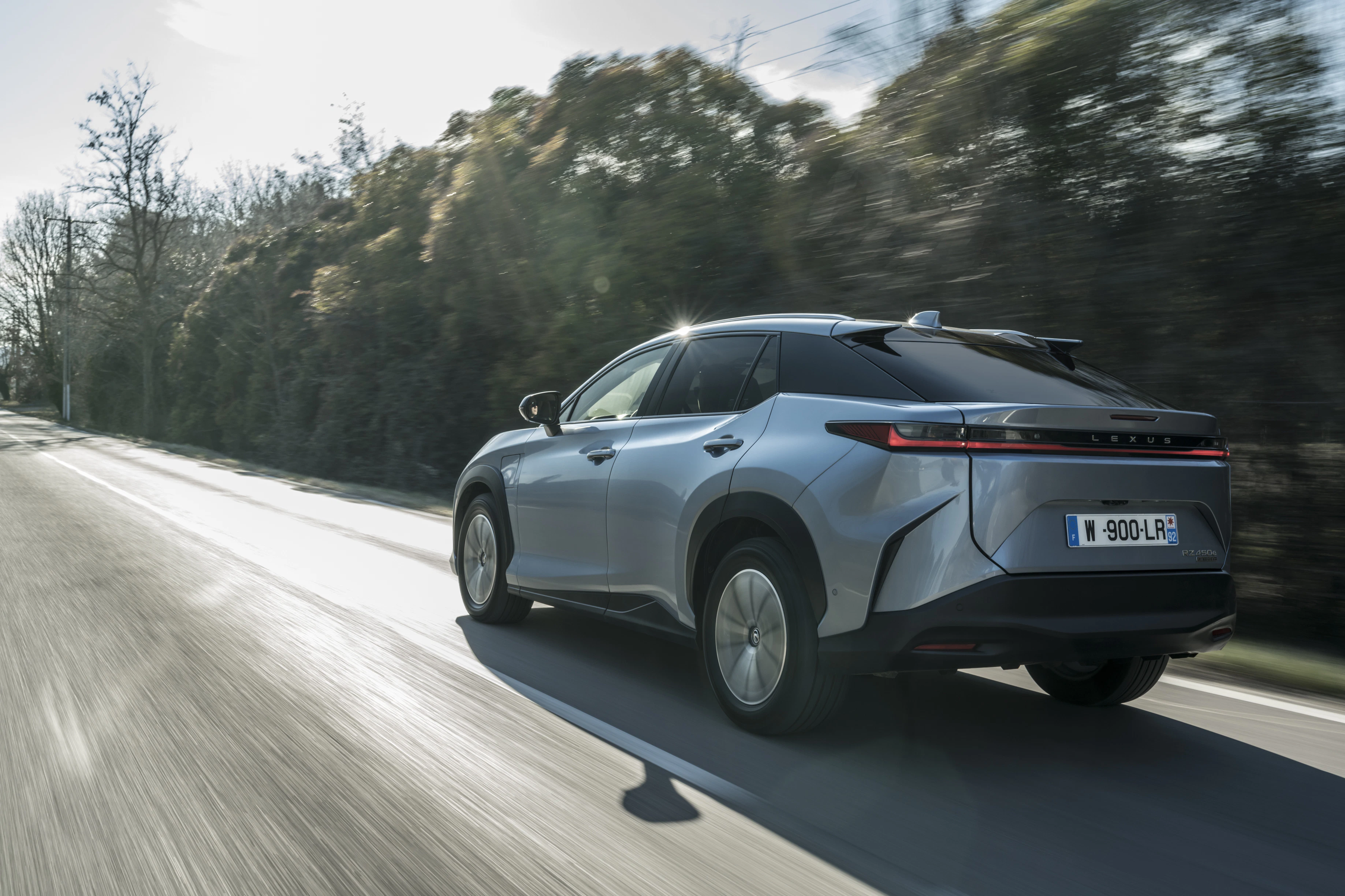 Lexus RZ dynamisch Heck