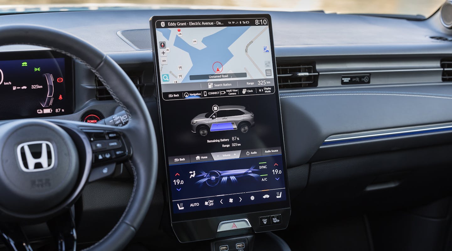 Honda e:Ny1 Armaturenbrett und Lenkrad