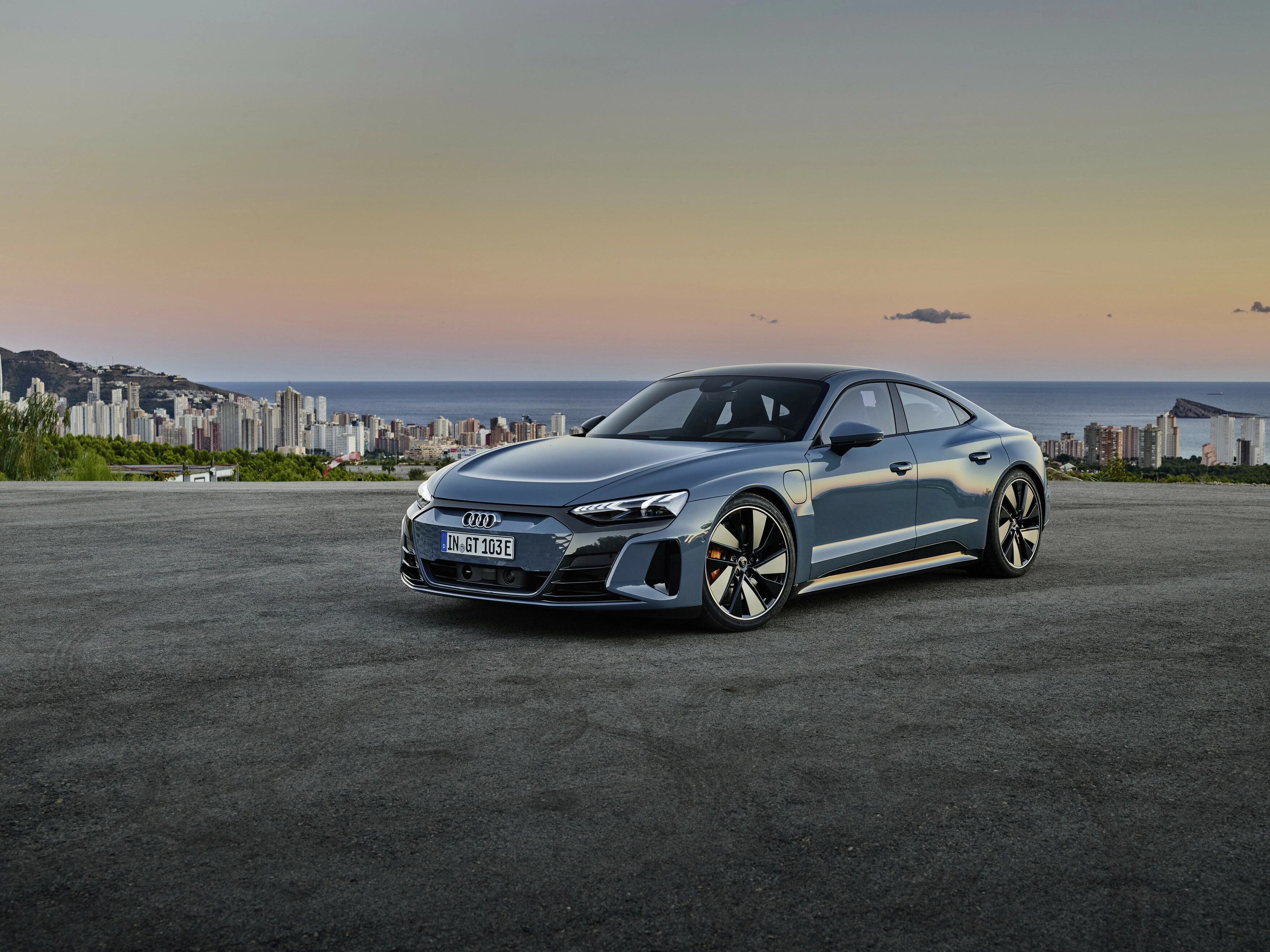 Audi e-tron GT statisch Front