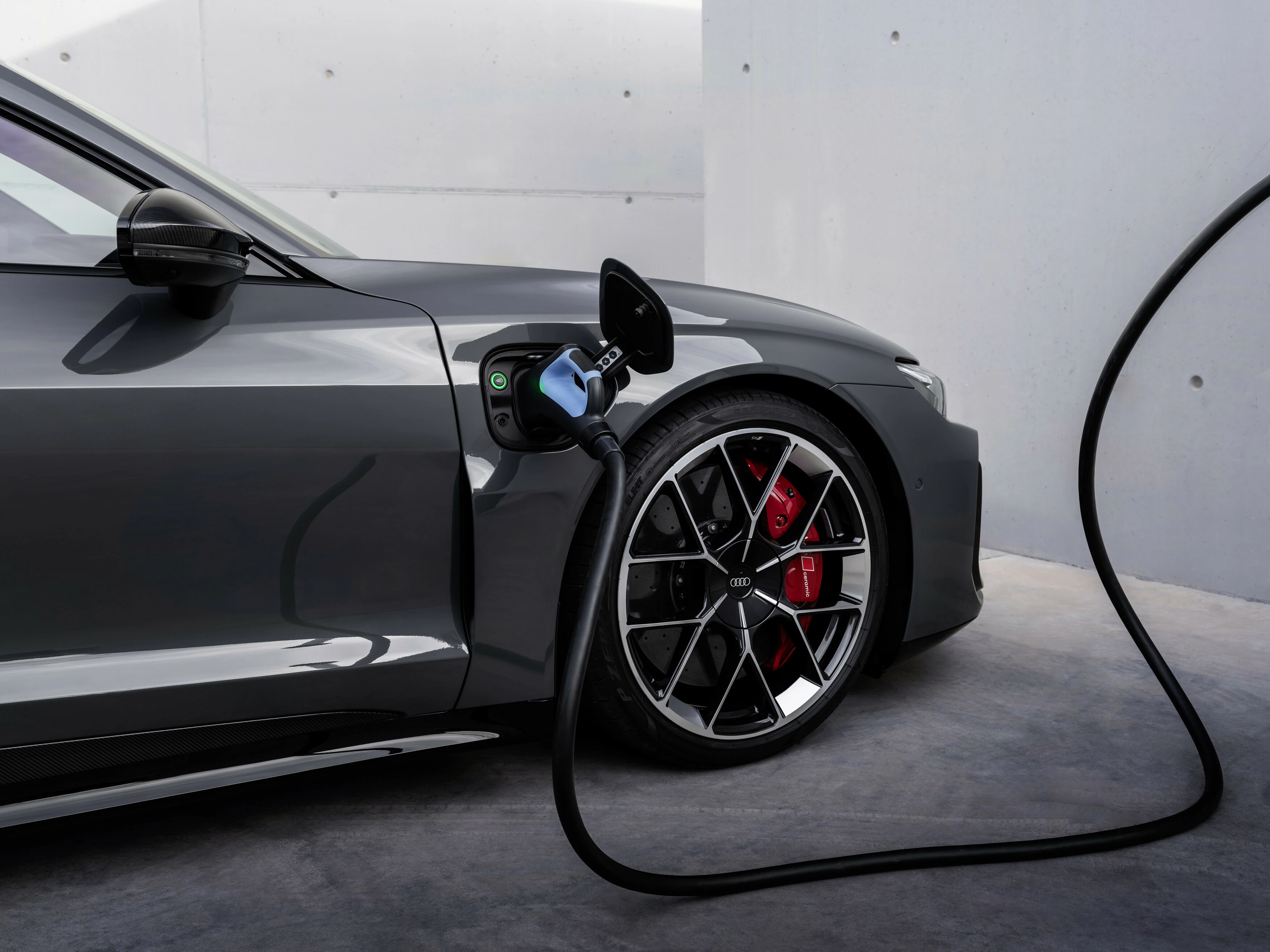 Audi e-tron GT Detail Ladeanschluss