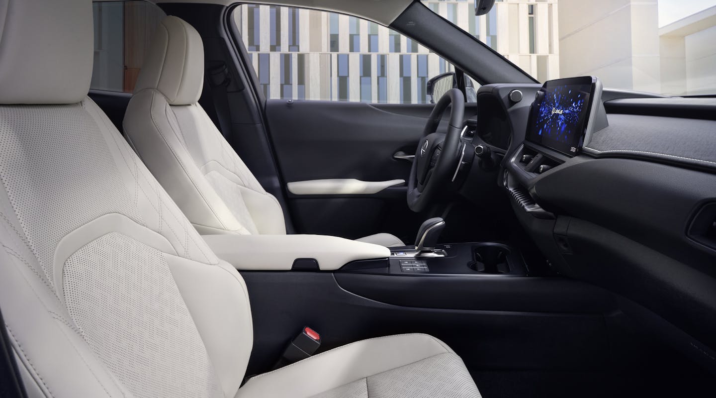 Lexus UX Vordersitze