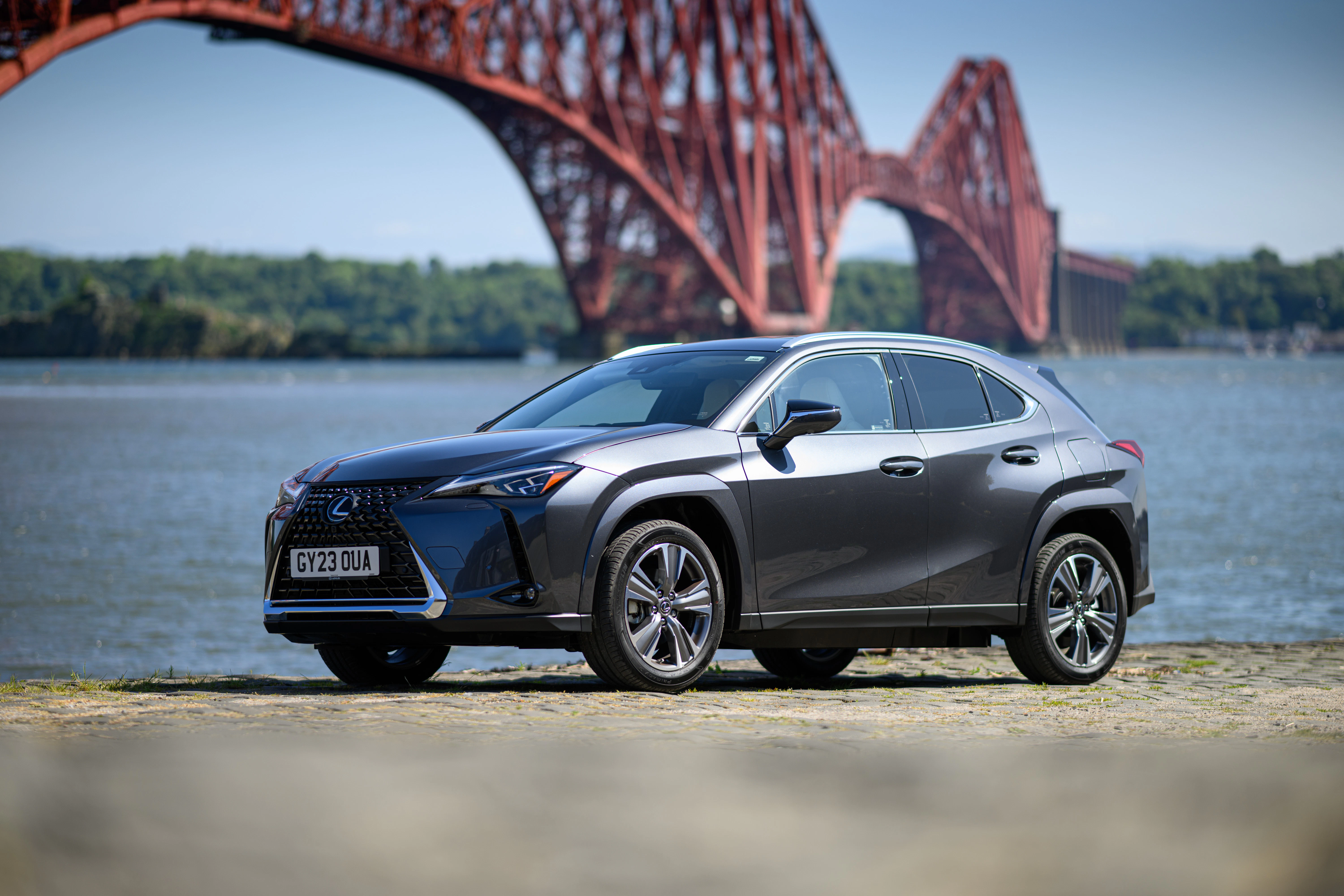 Lexus UX statisch Front