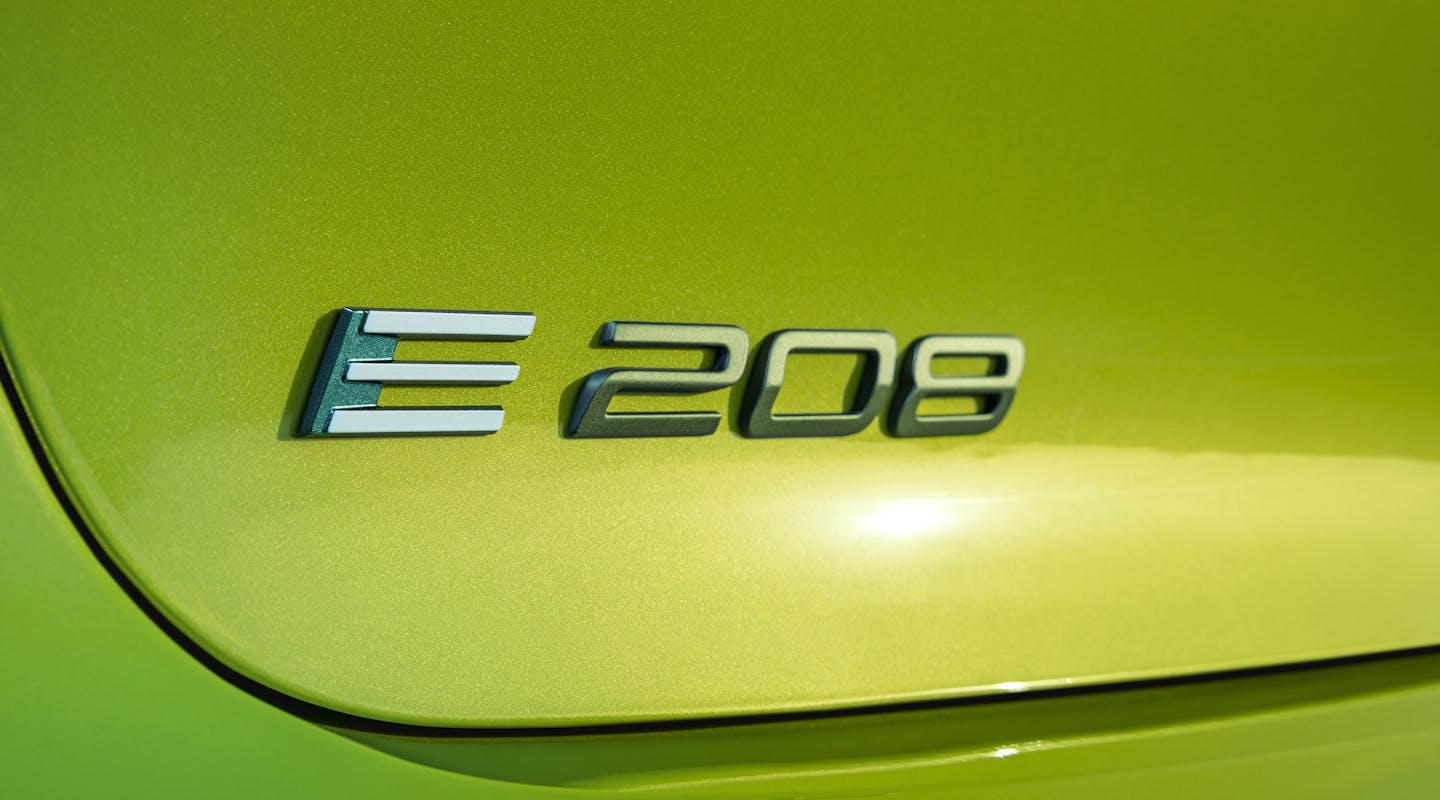 Logo des Peugeot e-208