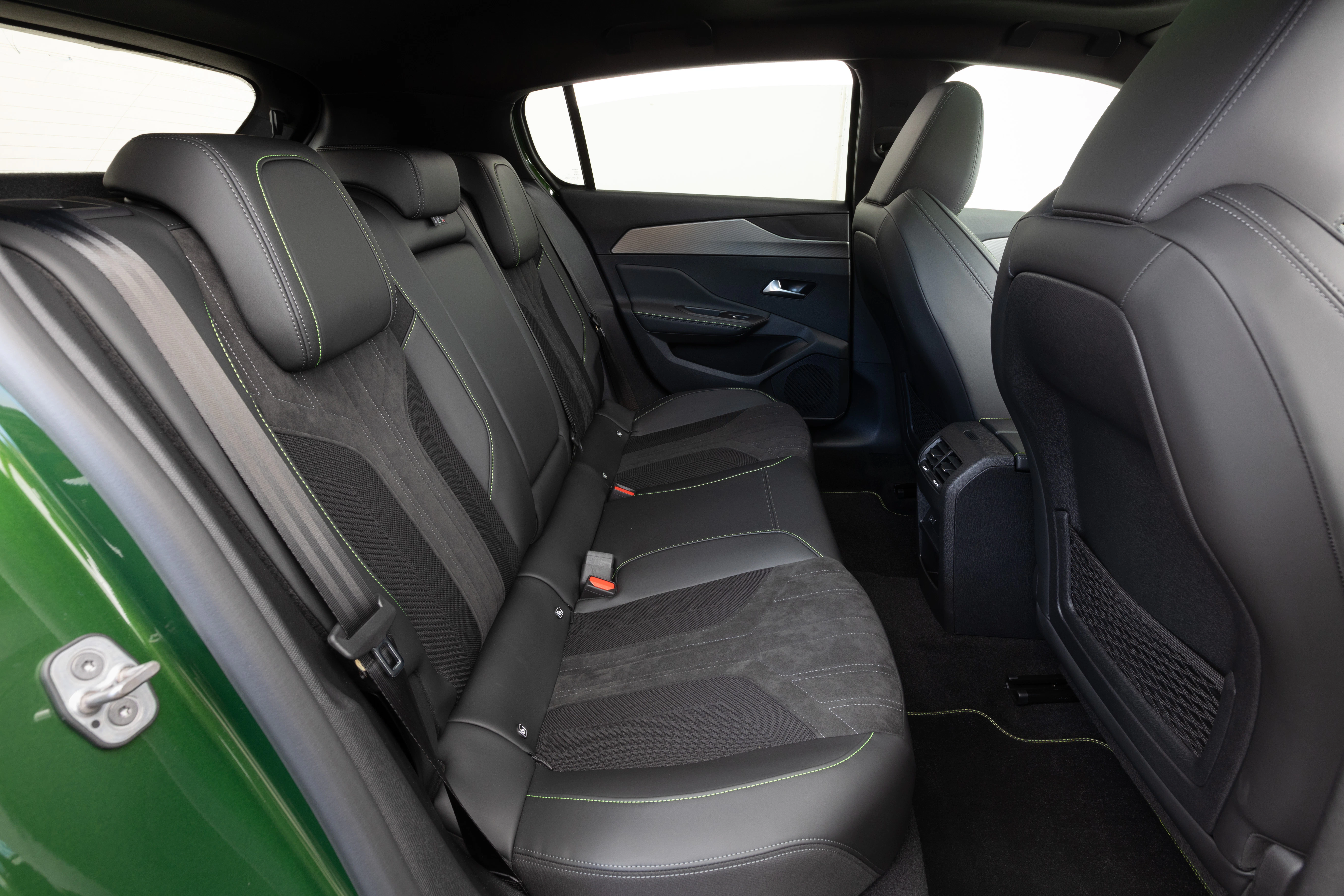 Peugeot e-308 Rückbank Detail