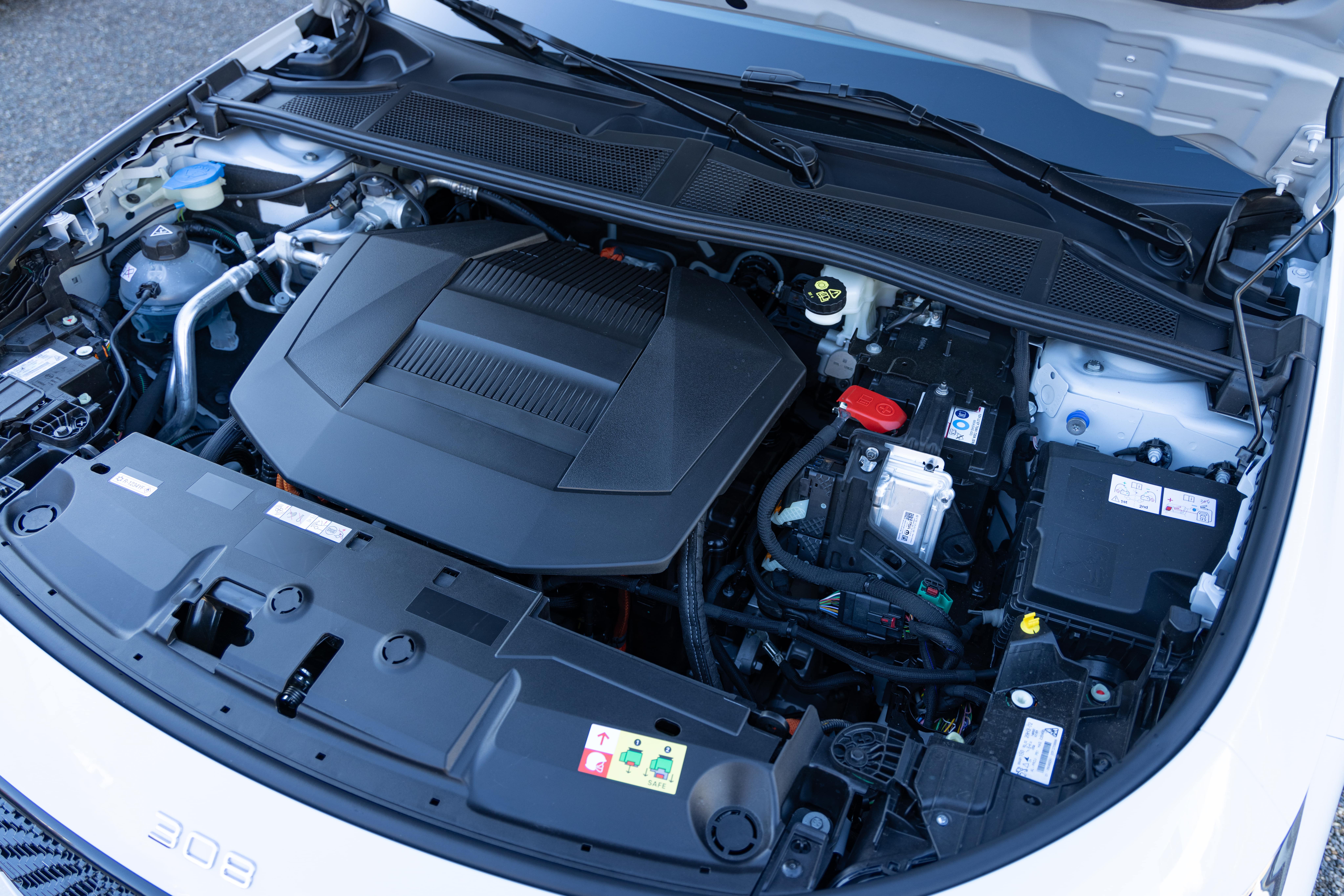 Peugeot e-308 SW Motorraum