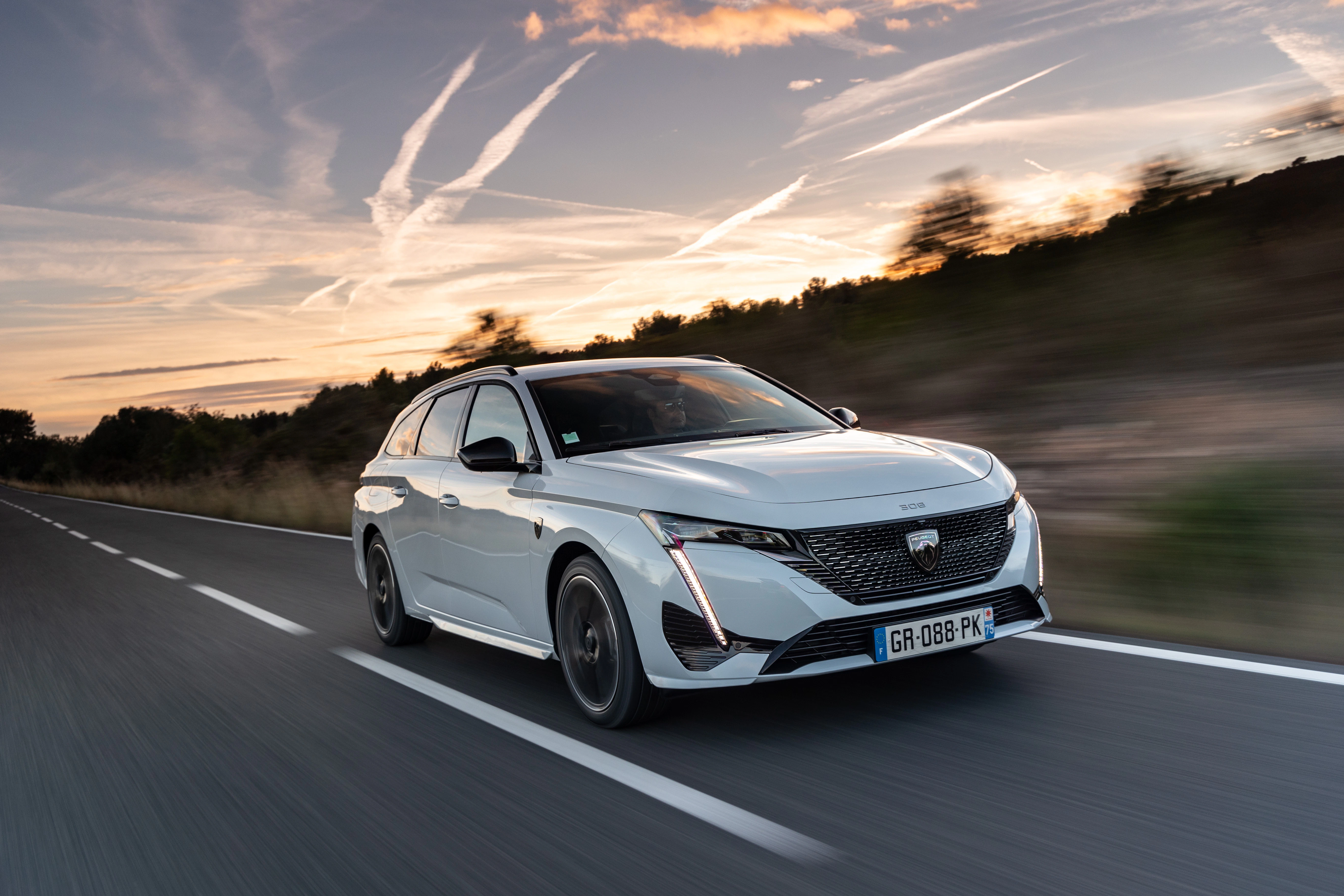 Peugeot e-308 SW dynamisch Front