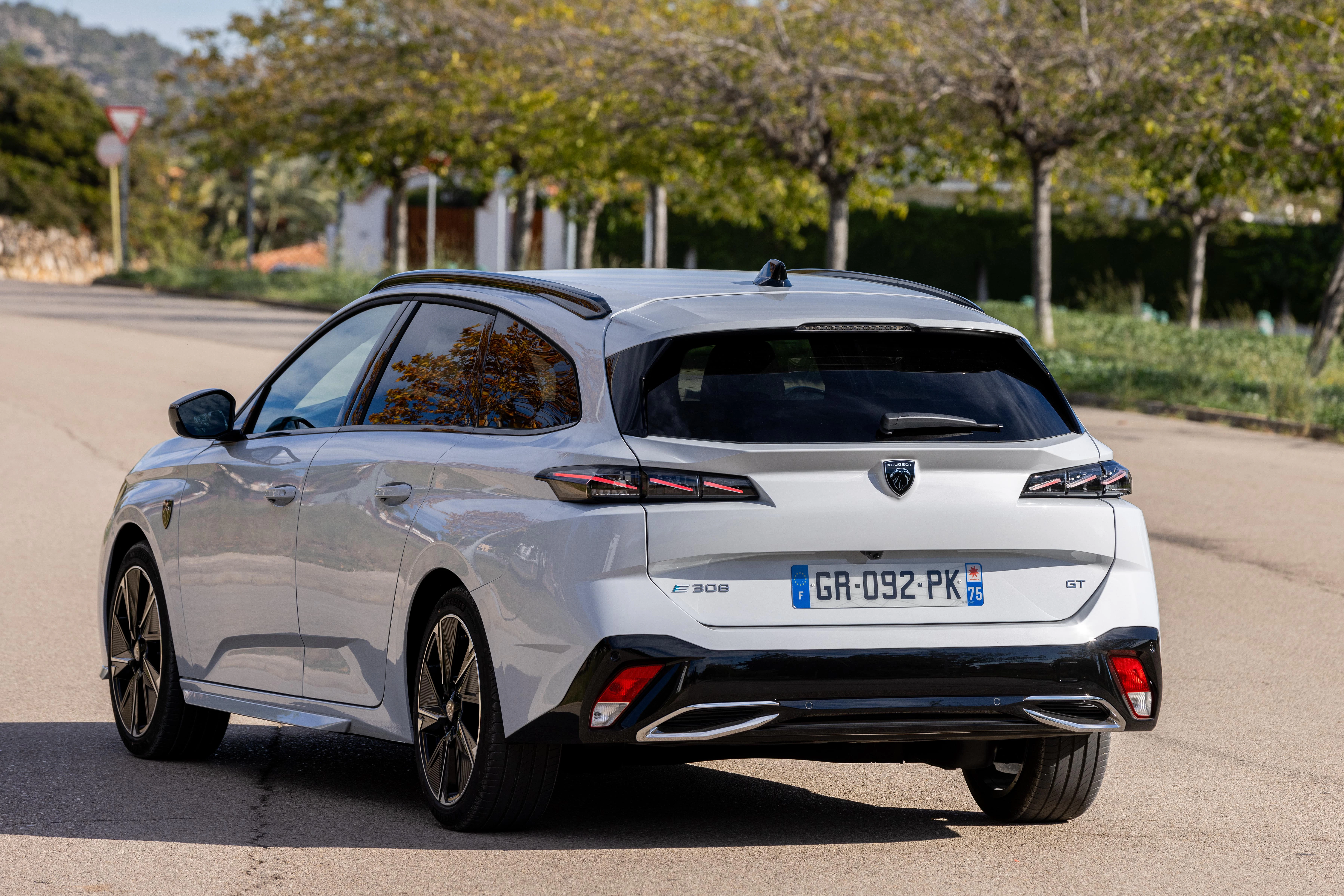 Peugeot e-308 SW statisch Heck