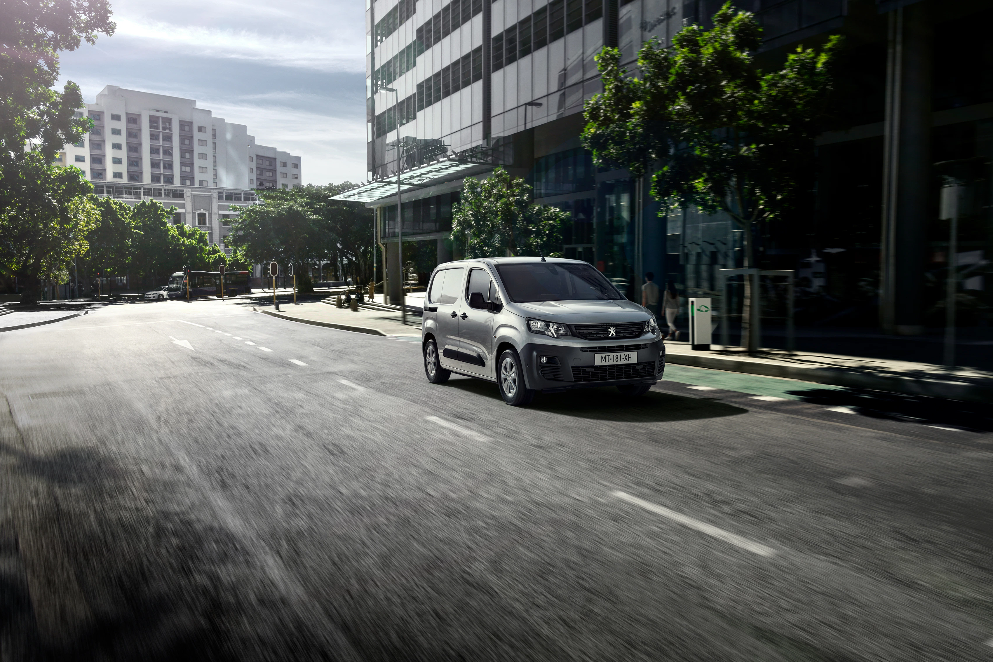 Peugeot e-Partner dynamisch Front