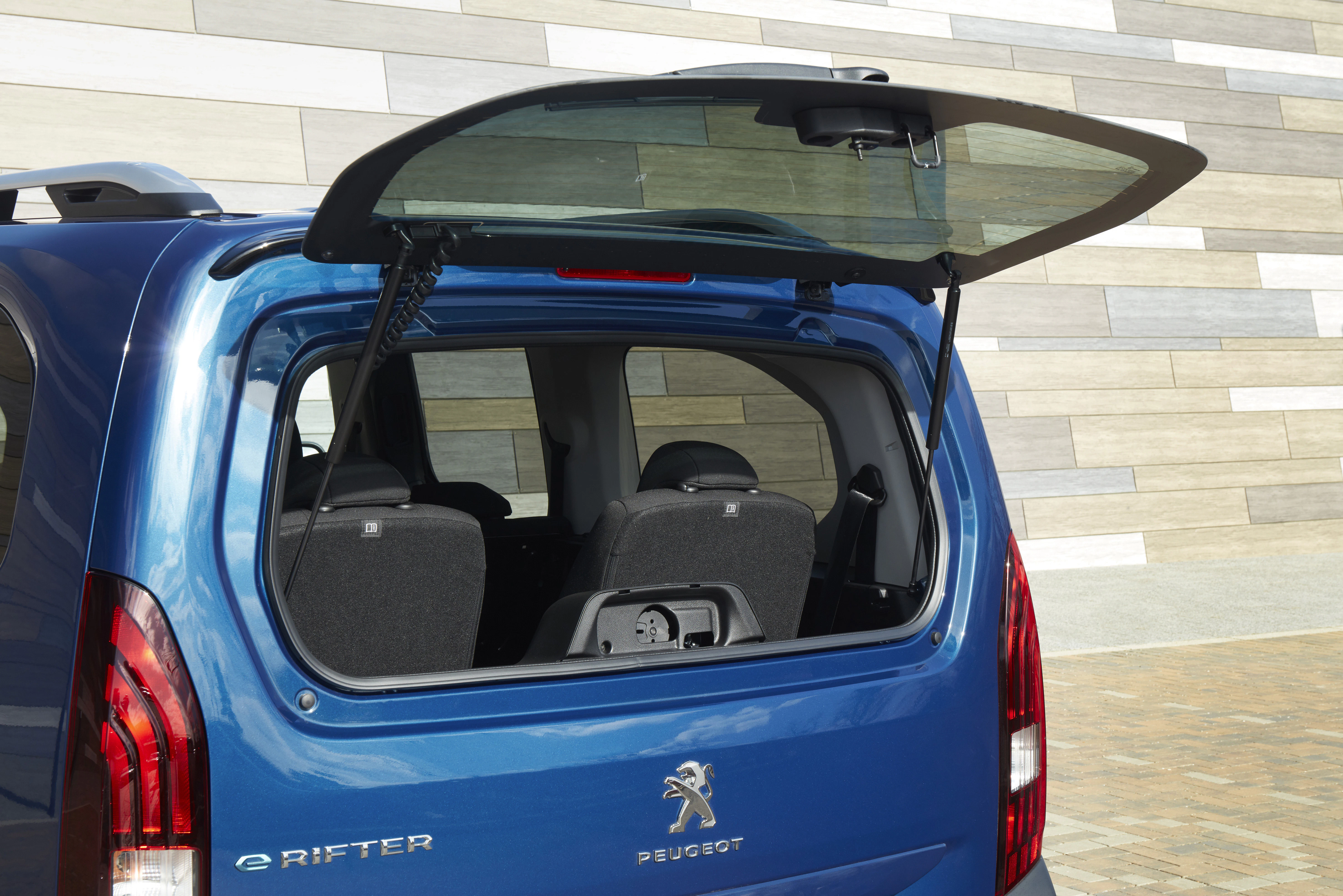 Peugeot e-Rifter Detail Heckfenster