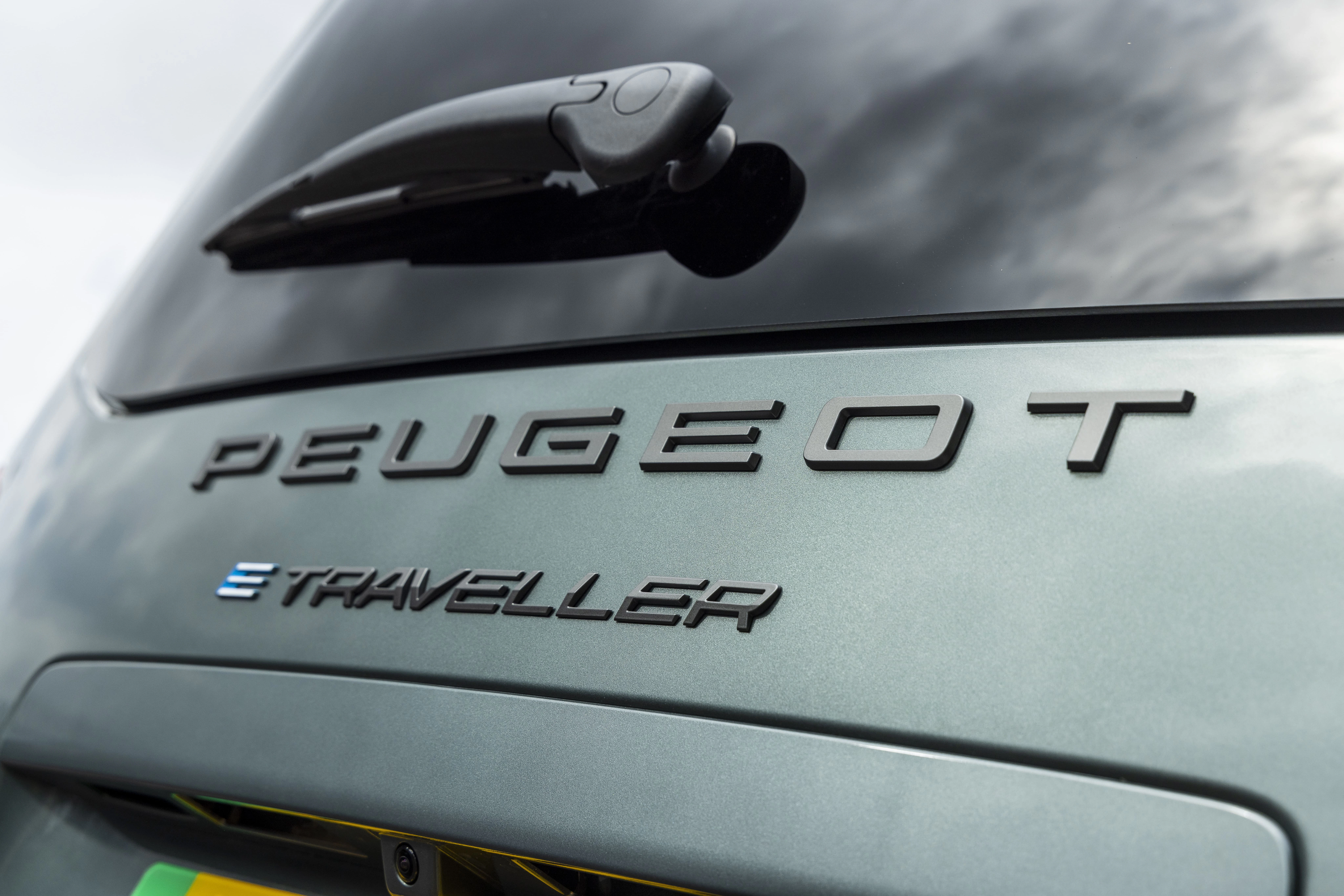 Peugeot e-Traveller Detail Schriftzug