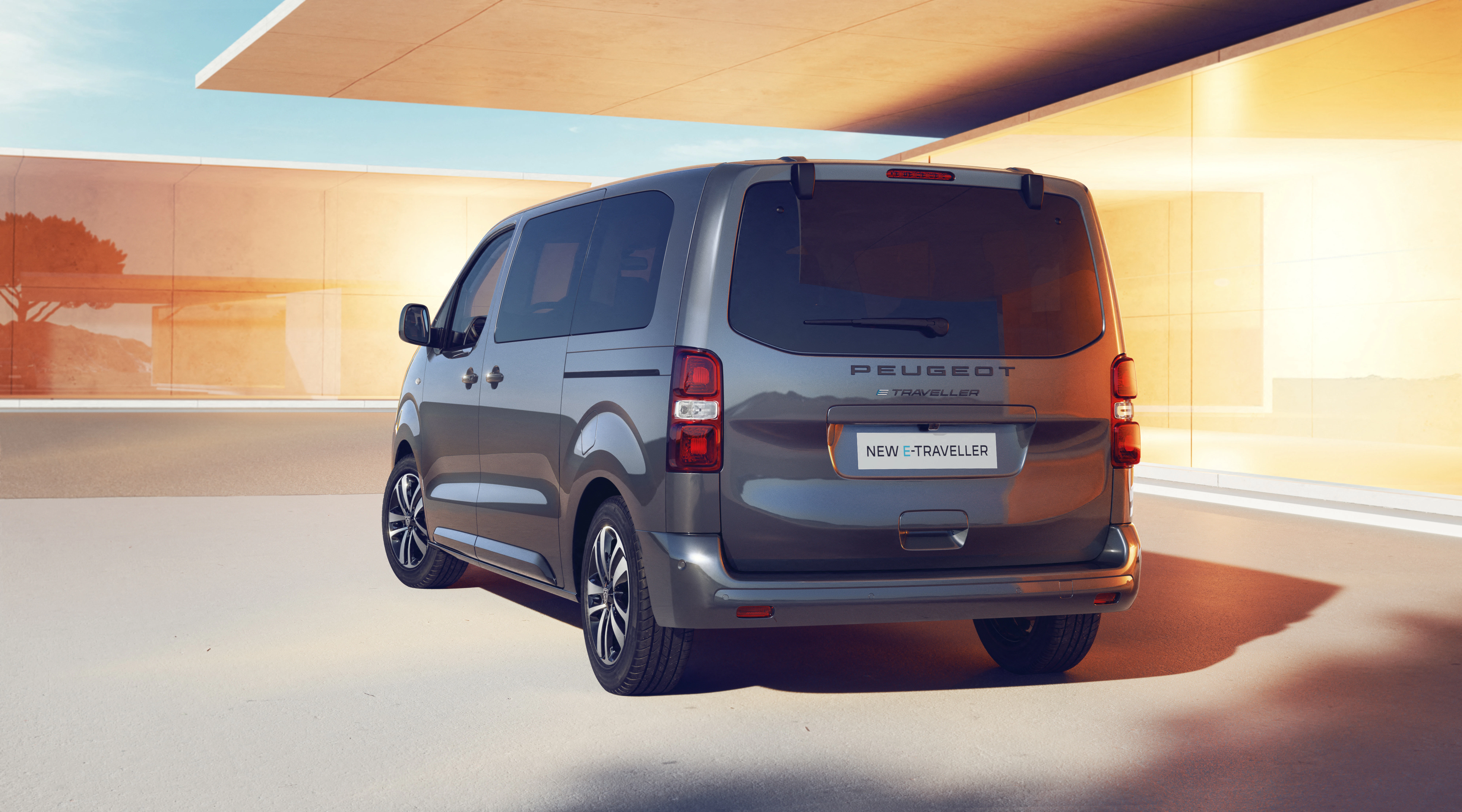 Peugeot e-Traveller statisch Heck