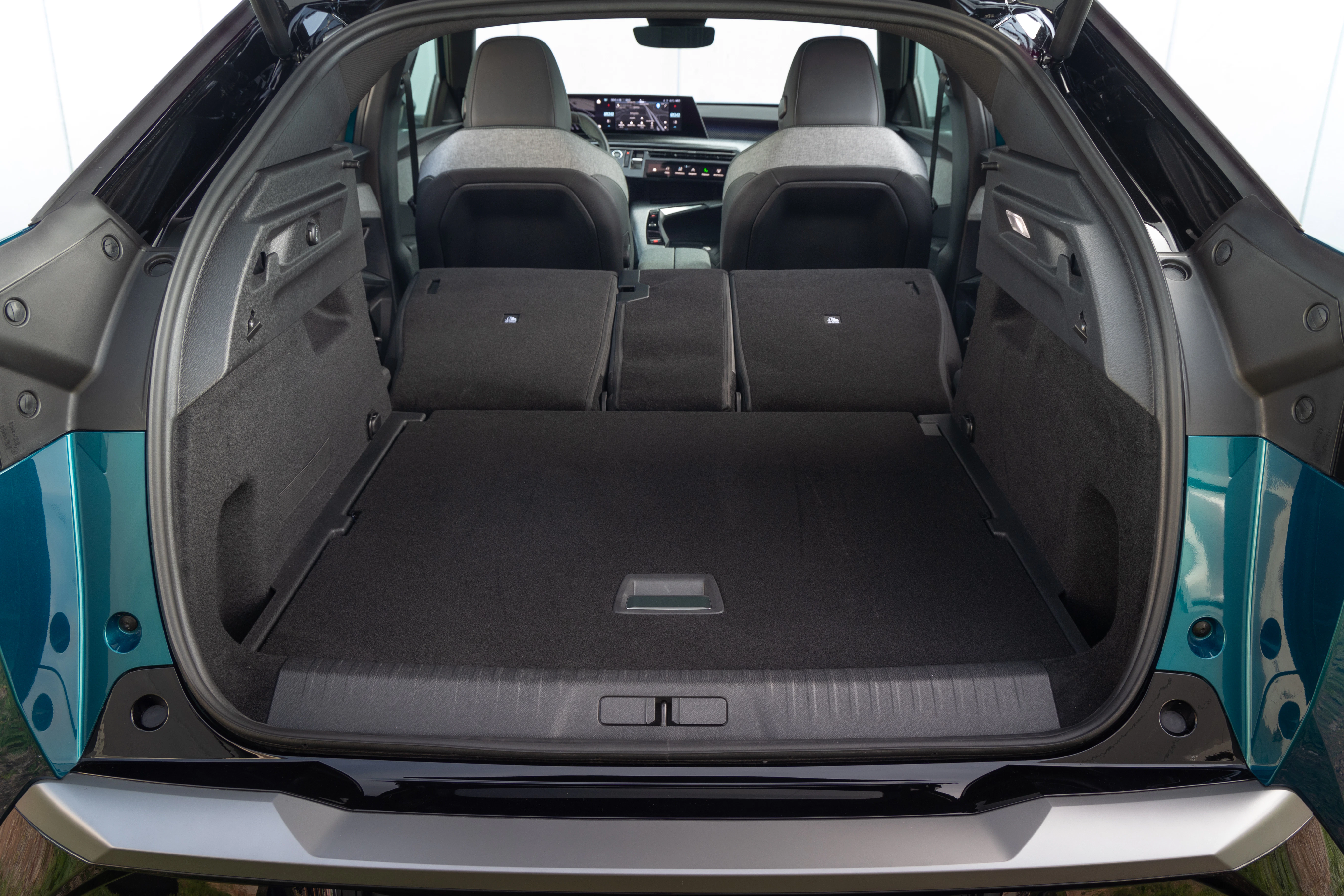 Peugeot e-3008 Detail Kofferraum