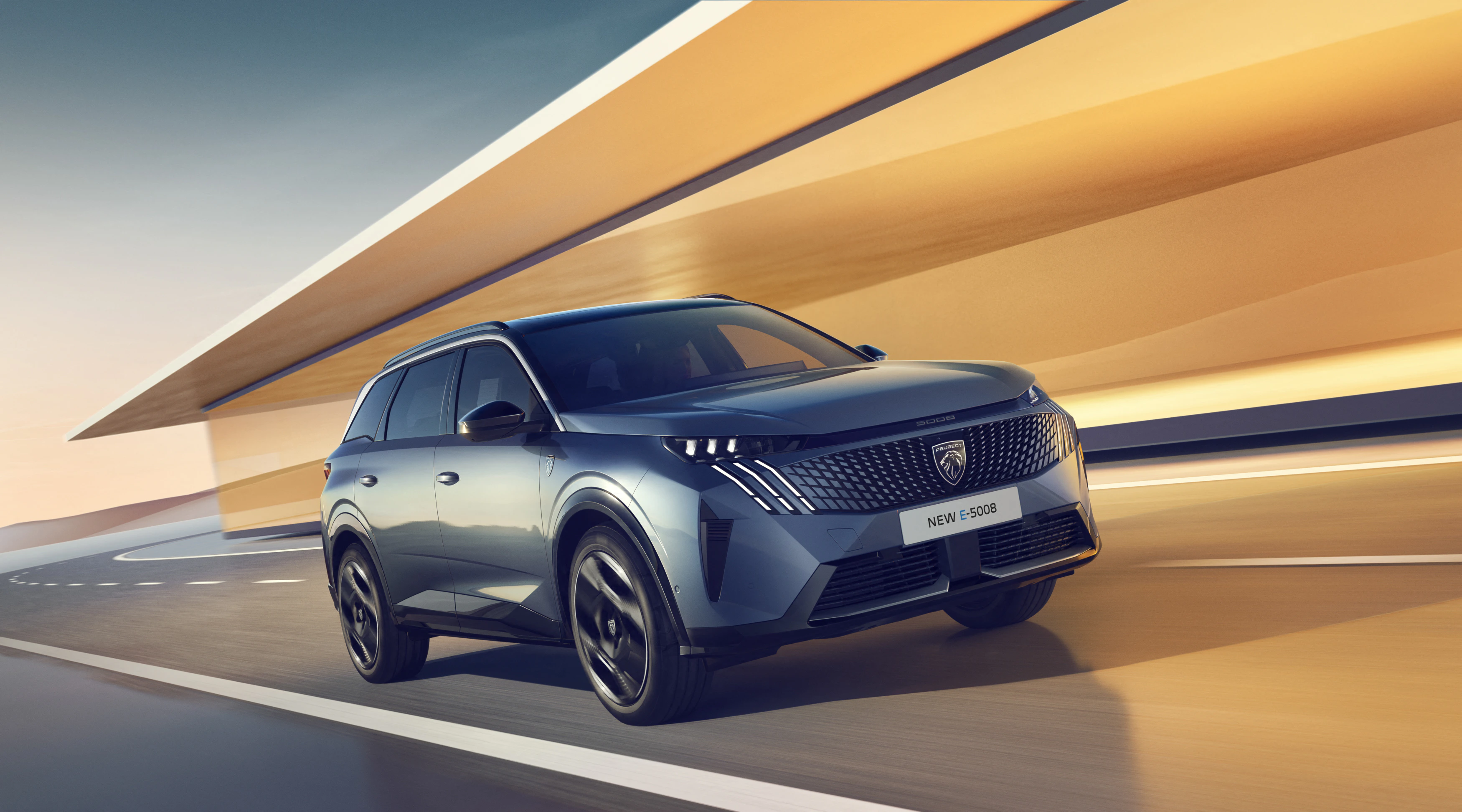 Peugeot e-5008 dynamisch Front