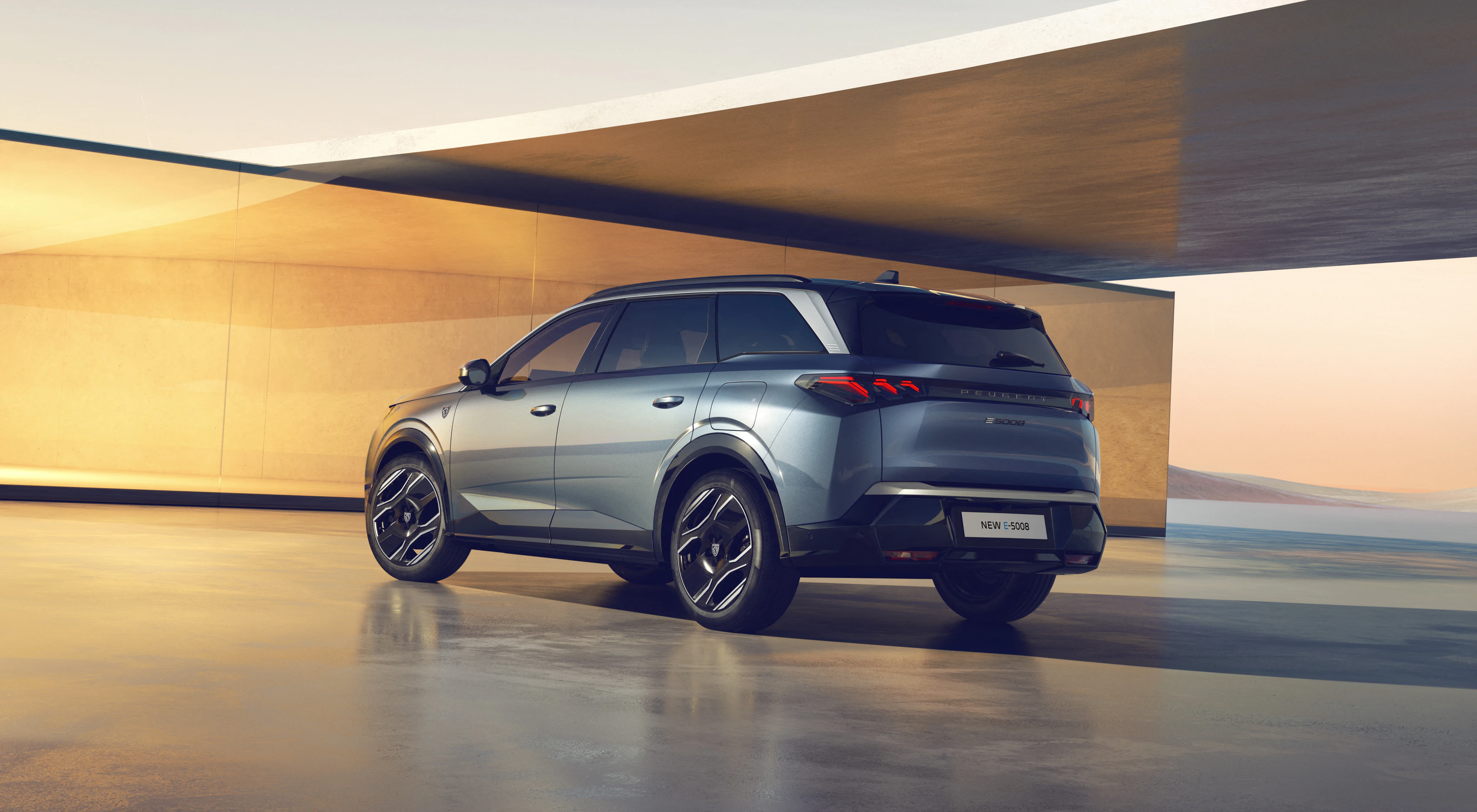 Peugeot e-5008 statisch Heck