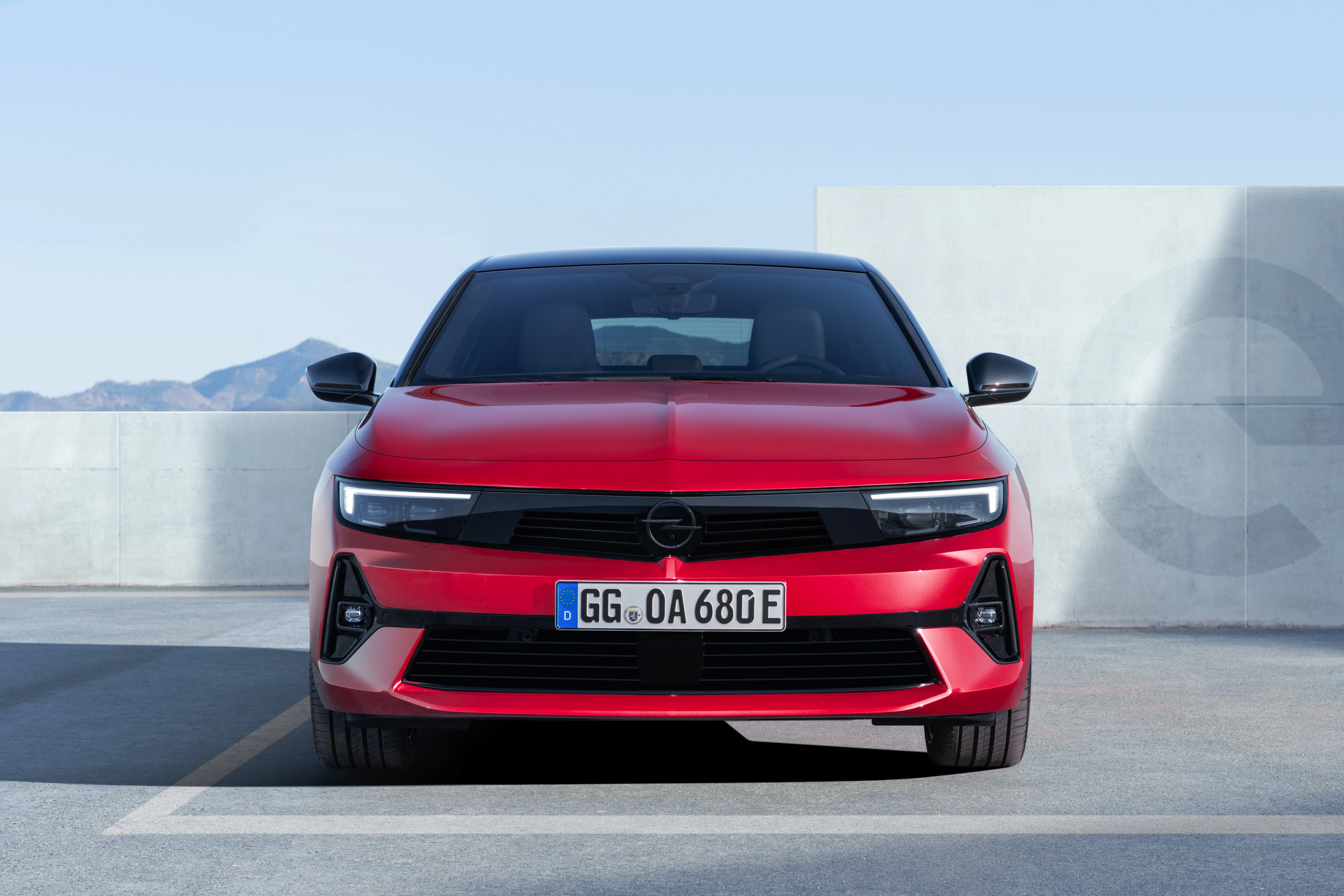 Opel Astra Sports Tourer Electric Detail Front