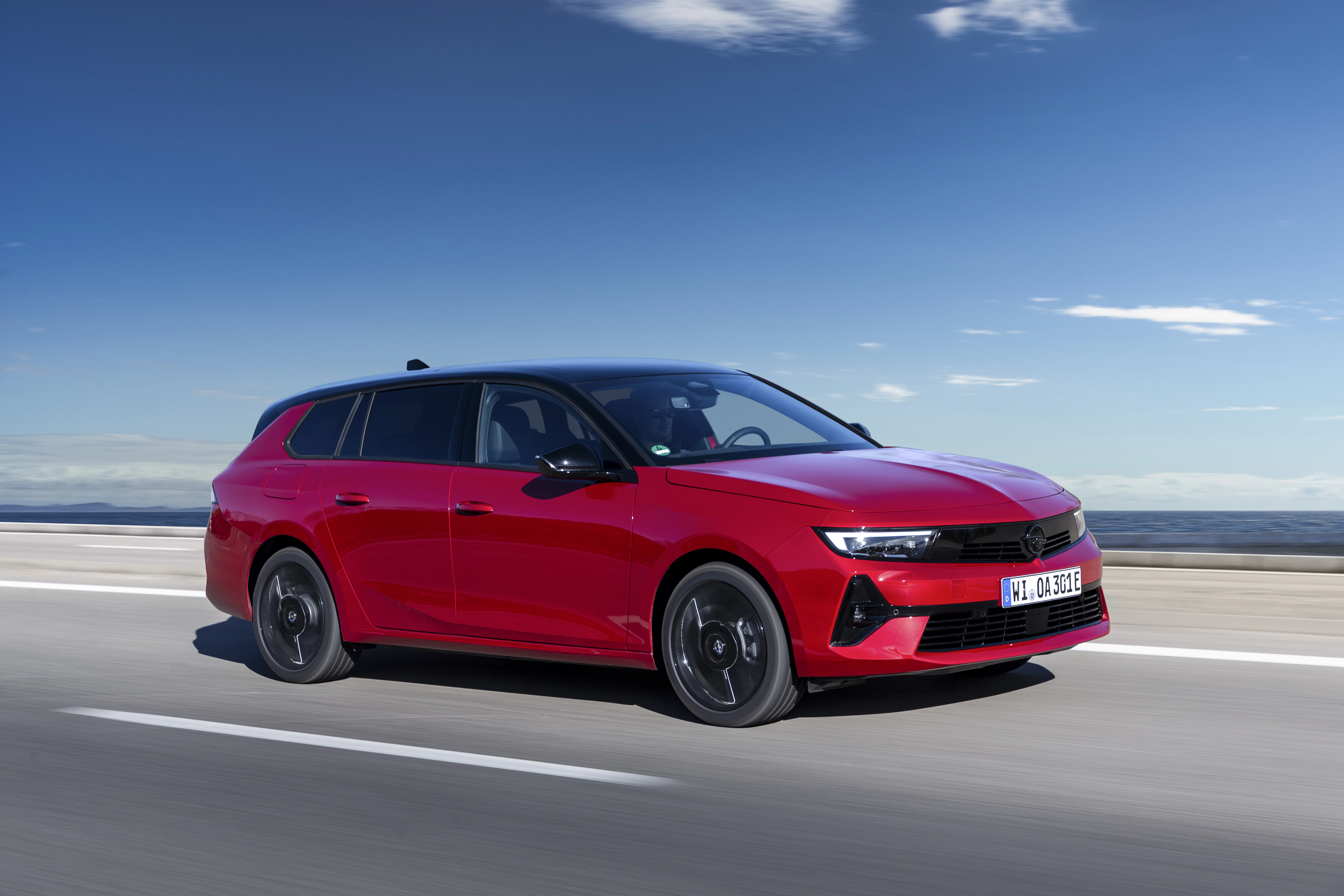 Opel Astra Sports Tourer Electric dynamisch Front