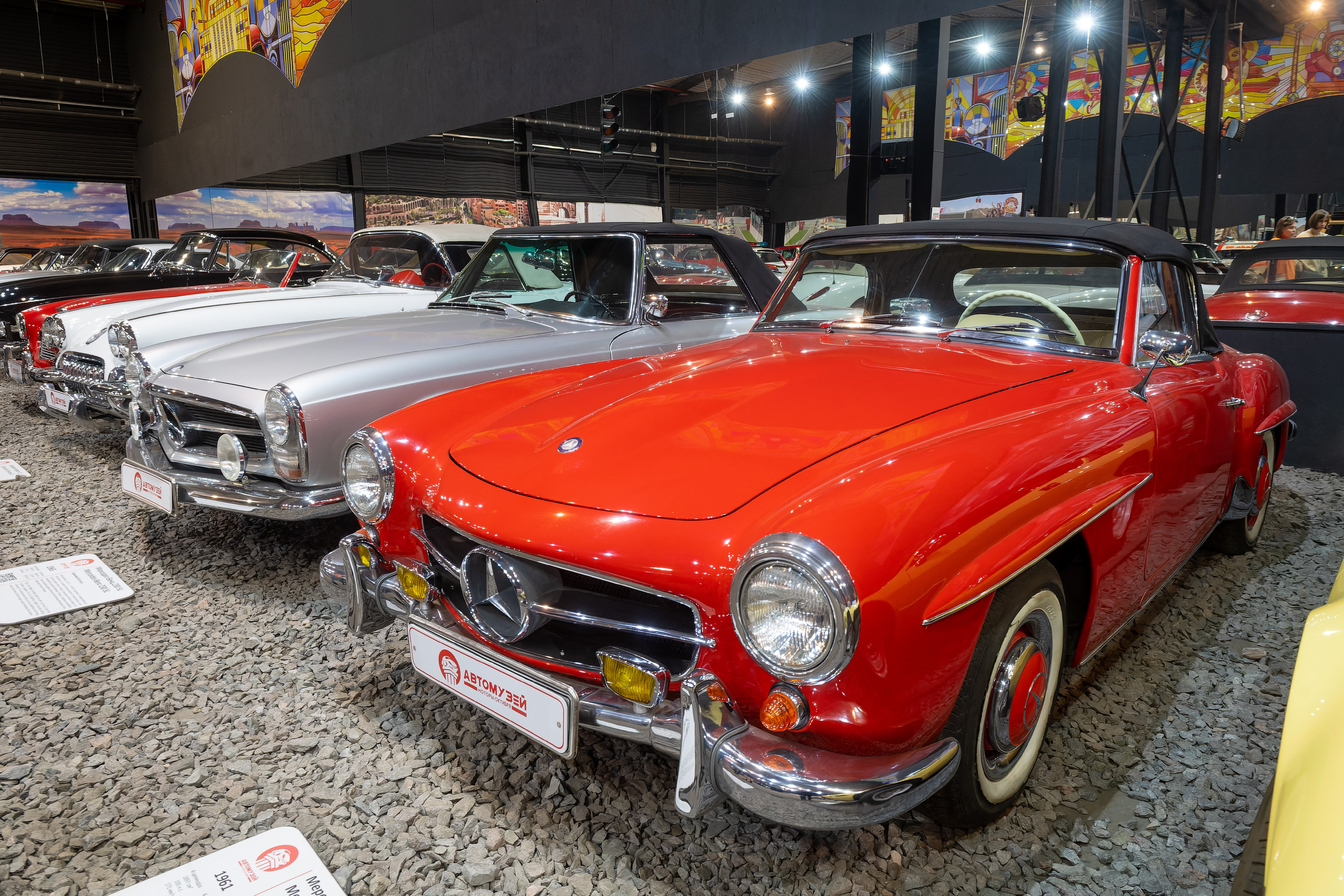 Mercedes Oldtimer im Showroom