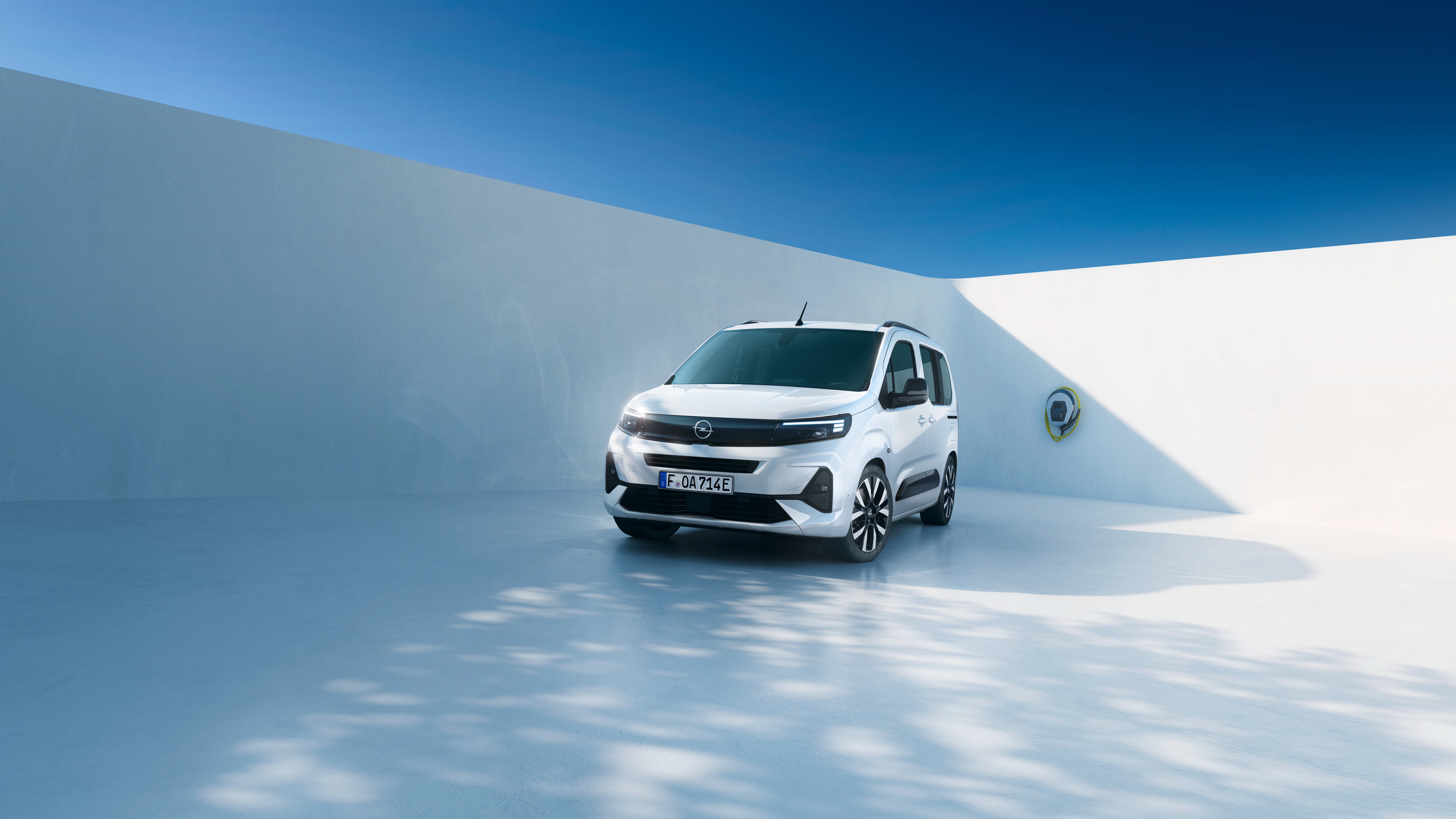 Opel Combo Electric statisch Front