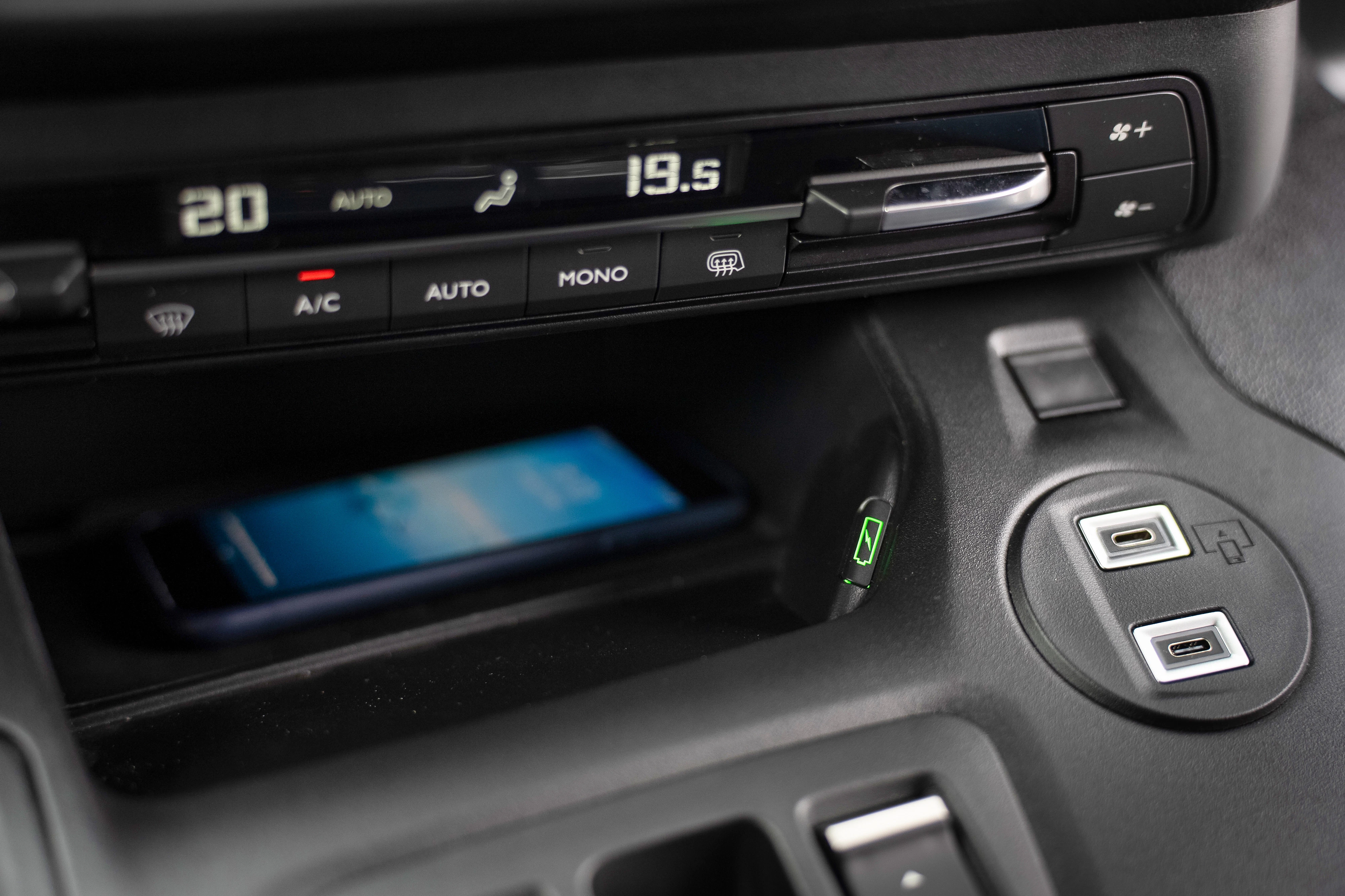 Opel Combo Electric Detail Ladestation