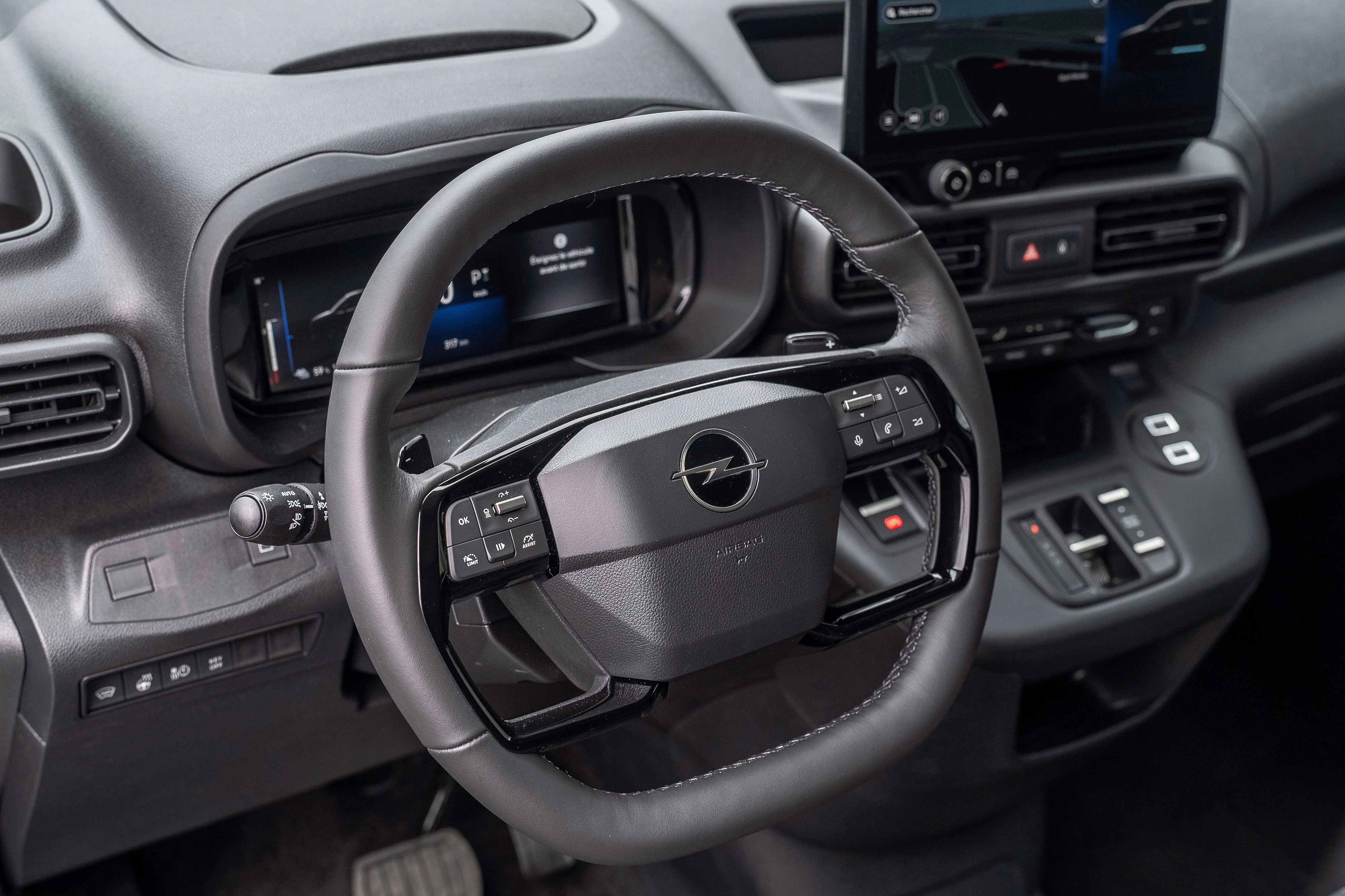  Opel Combo Electric Cargo Detail Lenkrad