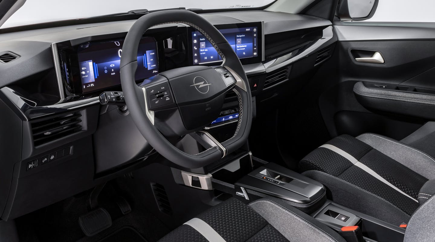 Opel Frontera Electric Armaturenbrett und Lenkrad