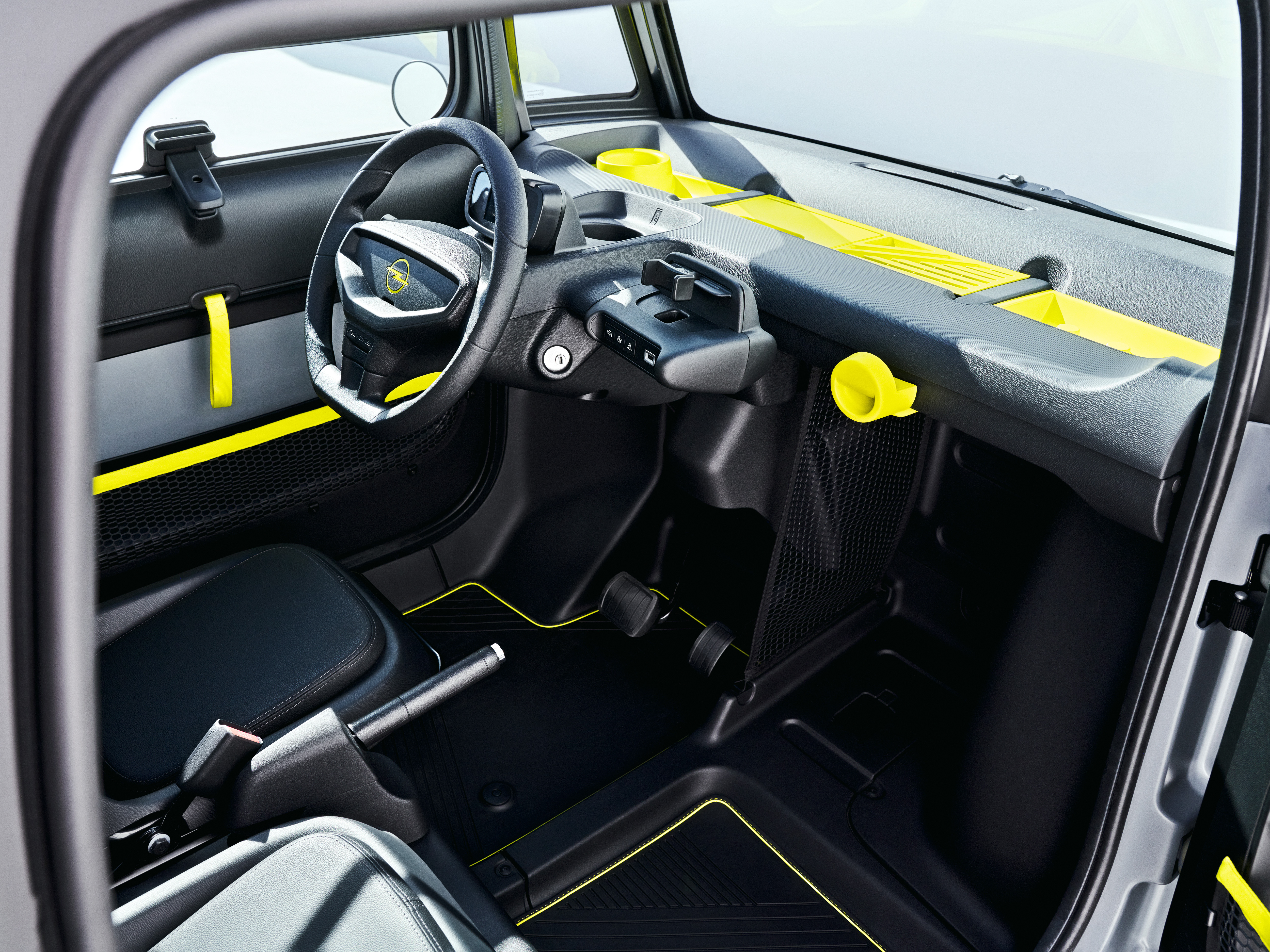 Interieur des Opel Rocks Electric