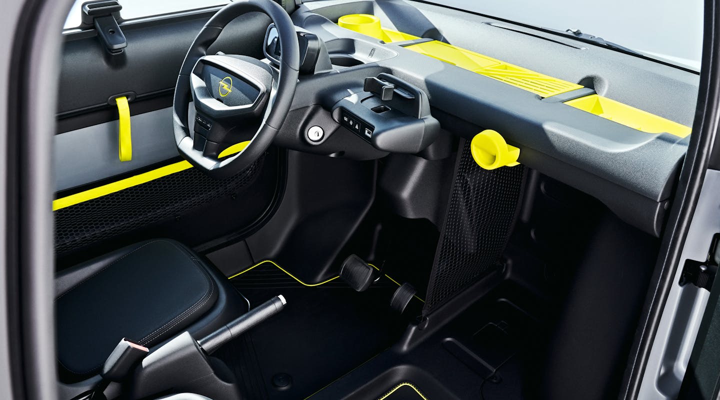 Interieur des Opel Rocks Electric
