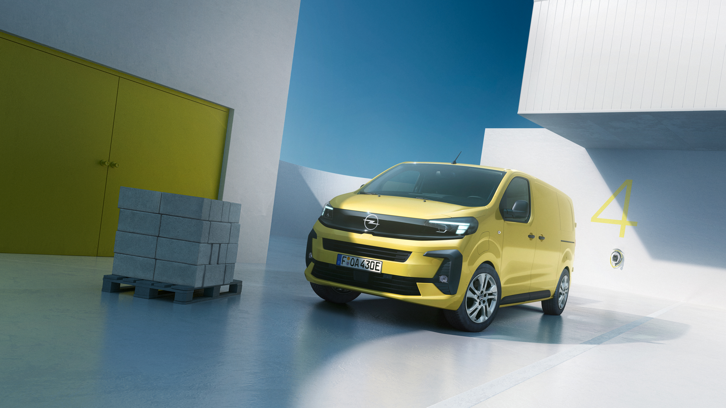 Opel Vivaro Electric parkt auf einer Baustelle