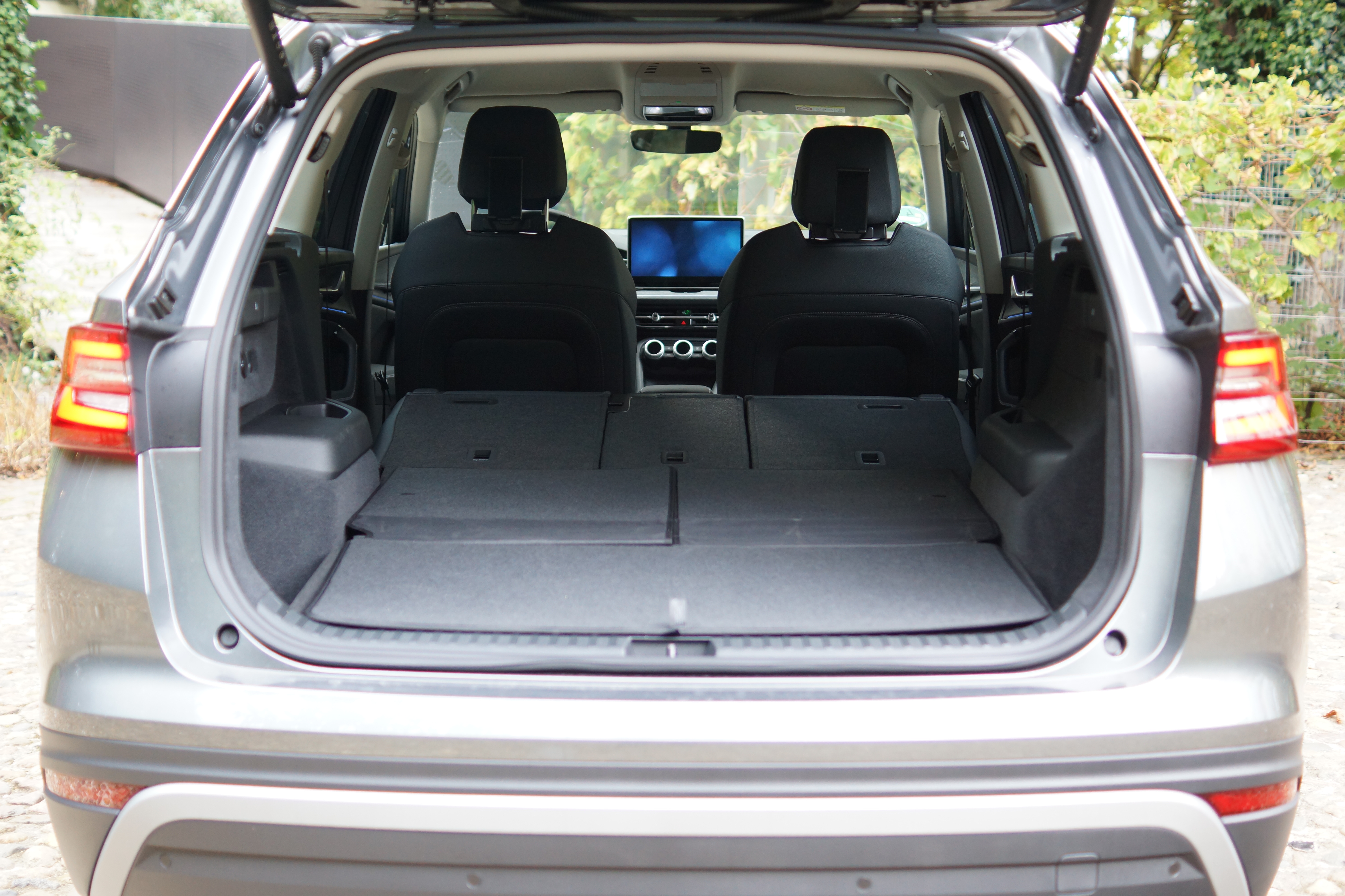 View into the trunk of the Škoda Kodiaq