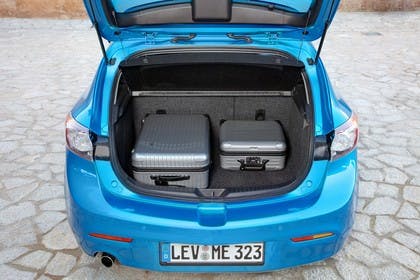 Mazda 3 Fünftürer BL Innenansicht Kofferraum statisch blau