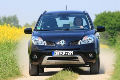 Renault Koleos Y Aussenansicht Front dynamisch schwarz