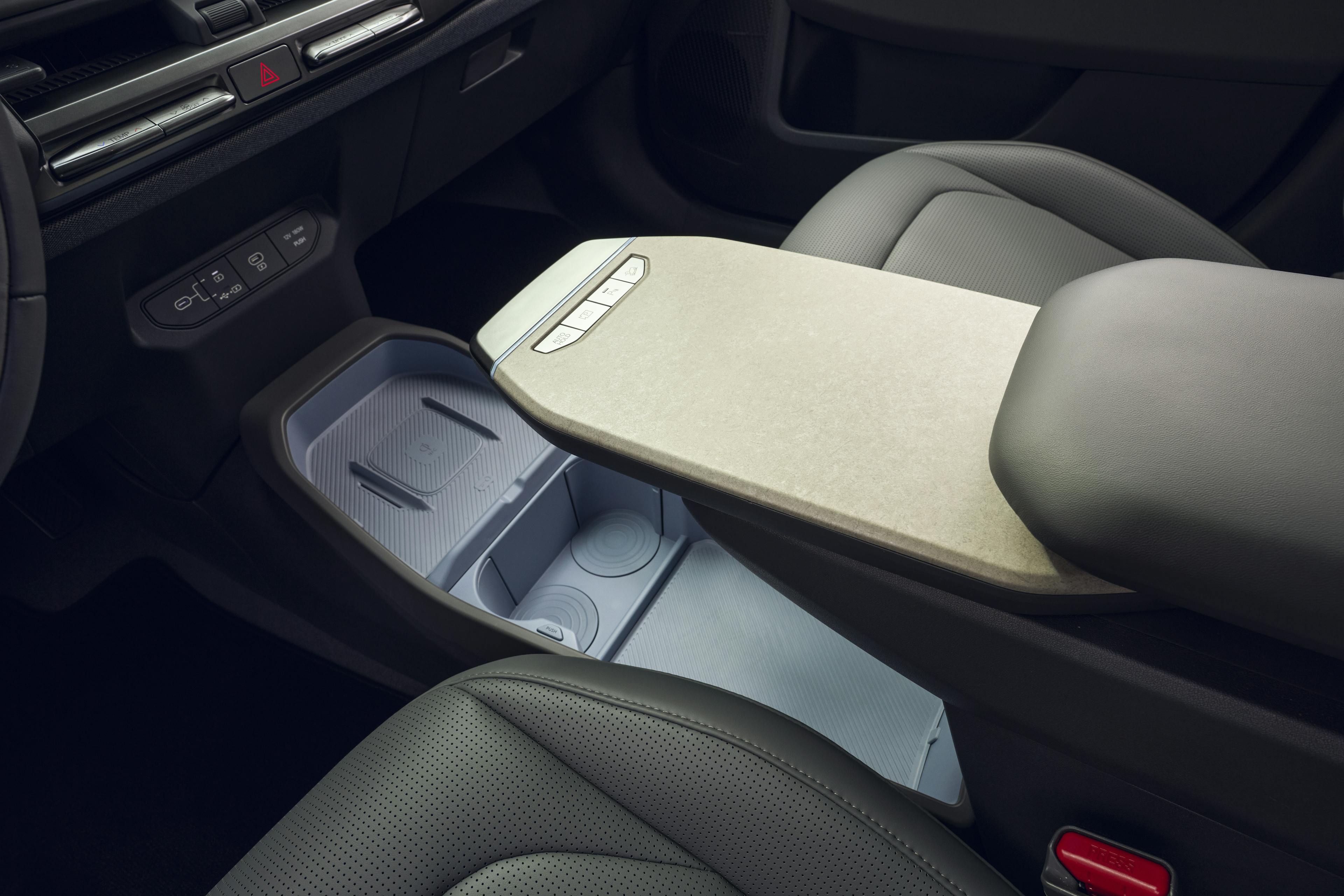 Detailfoto der Mittelkonsole eines Kia EV3.