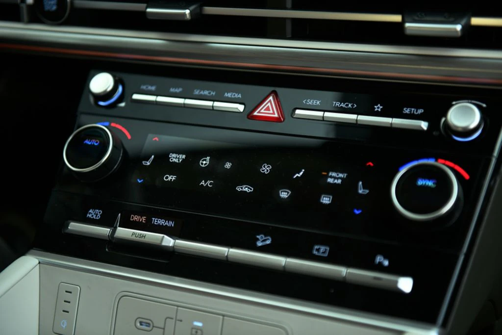 Hyundai SANTA FE Hybrid Detailansicht innen