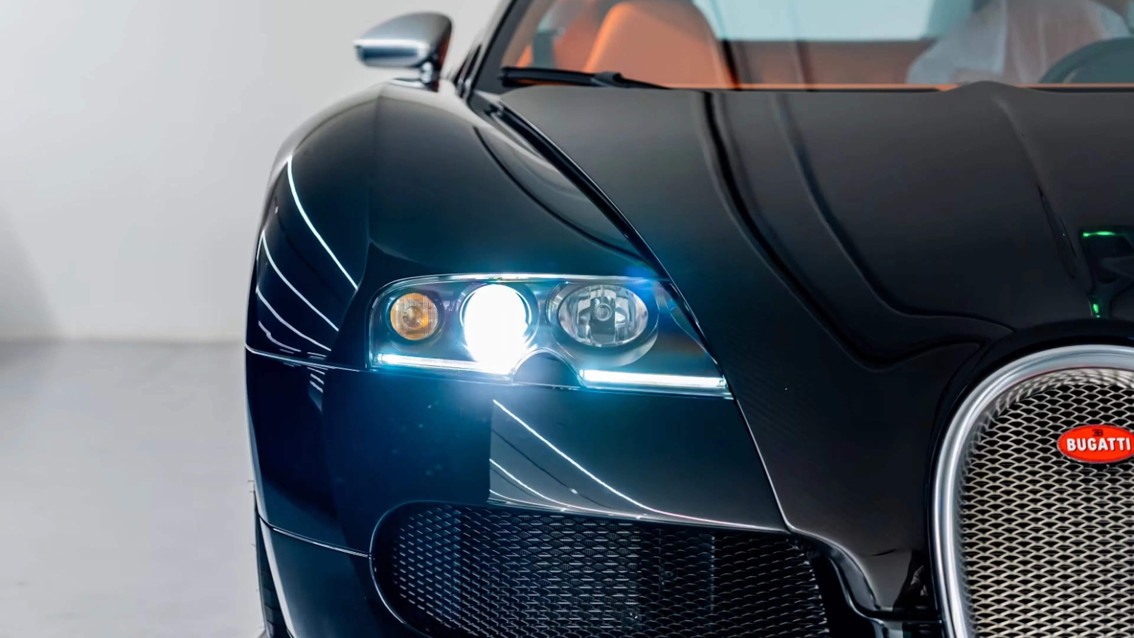 Eine Detailaufnahme eines Bugatti Veyron