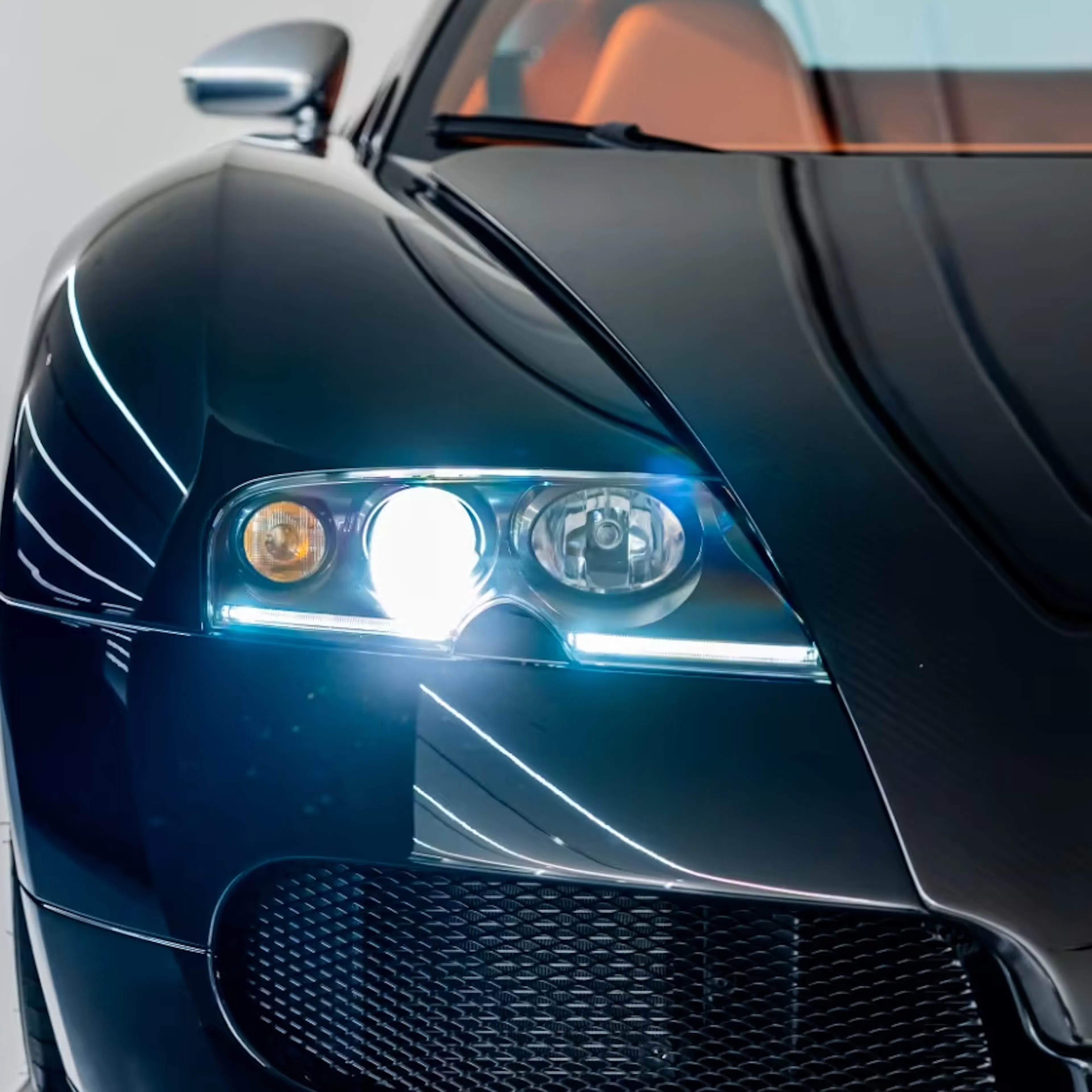 Eine Detailaufnahme eines Bugatti Veyron